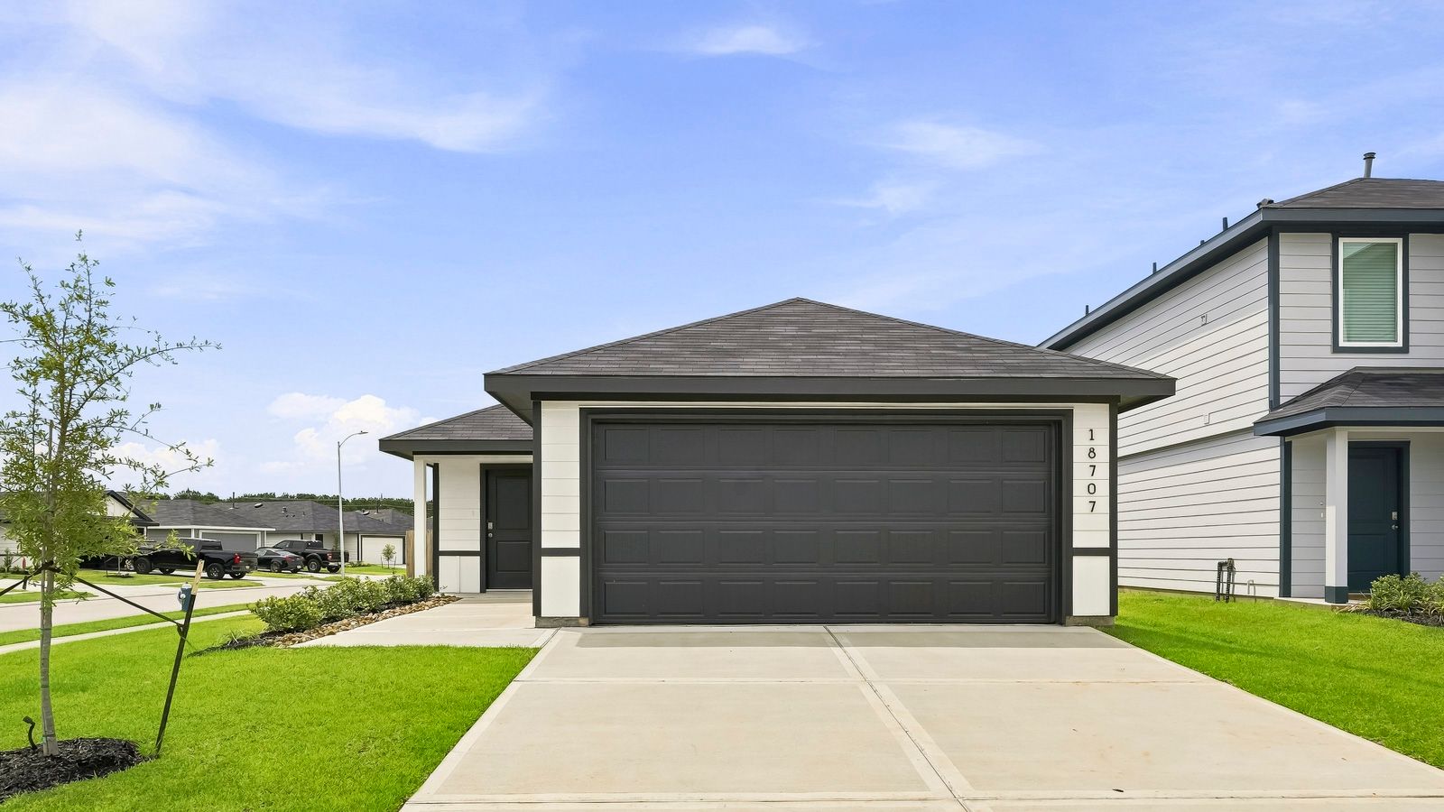 Exterior:Elevation Image 0.