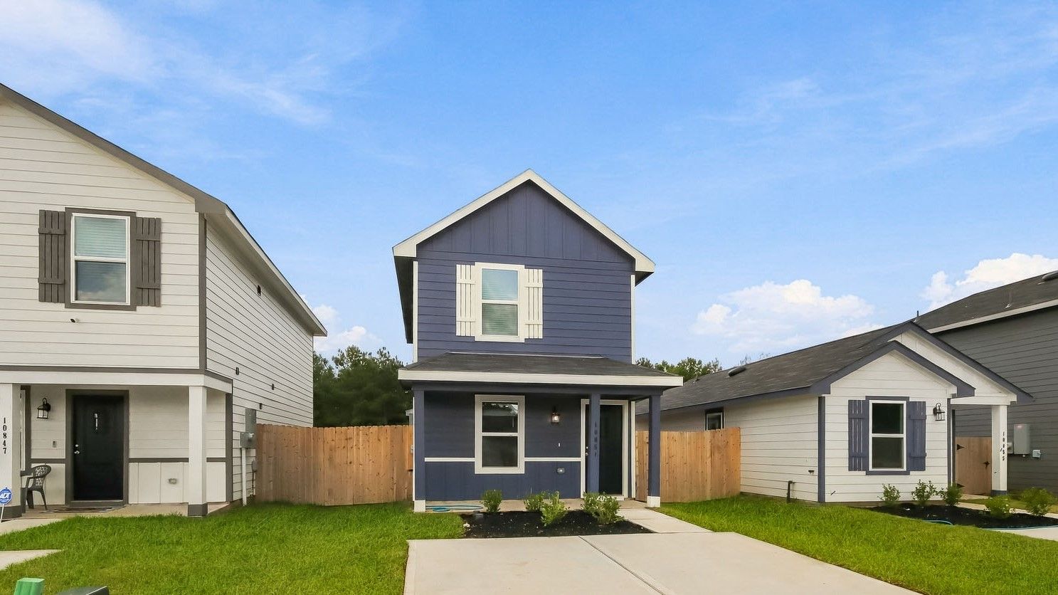 Exterior:Elevation Image 0.