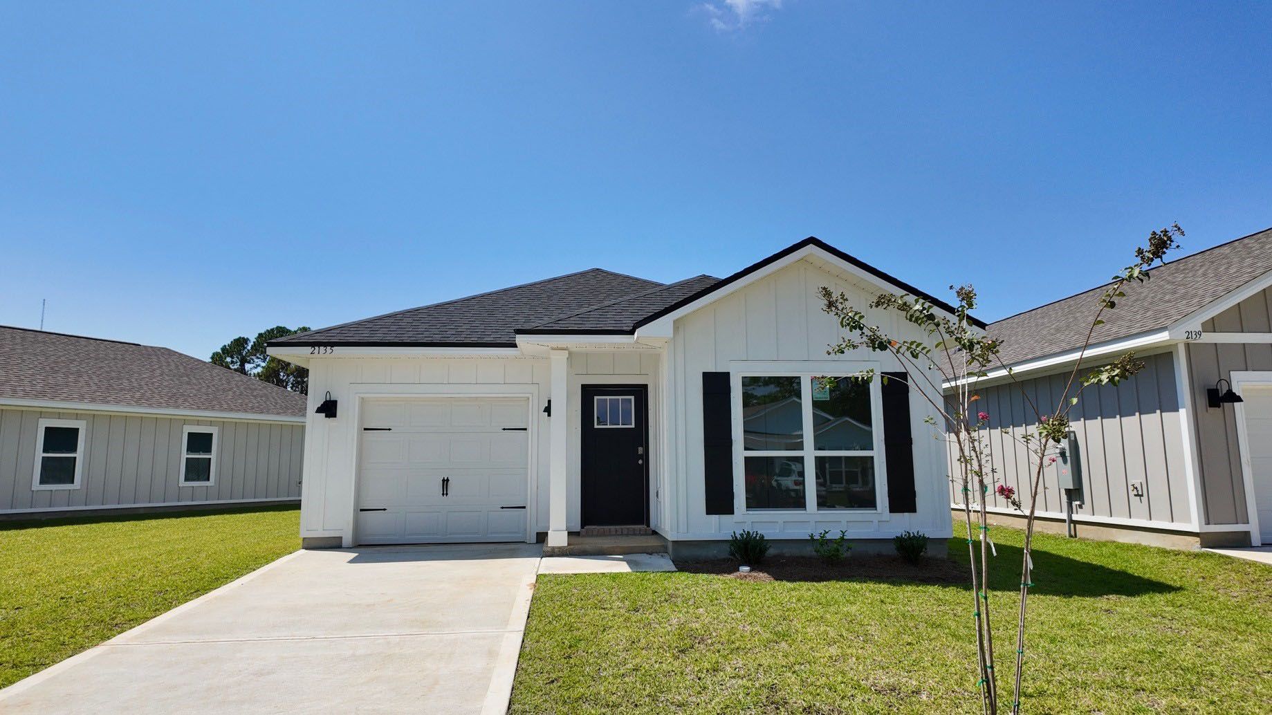 Exterior:Elevation Image 0.