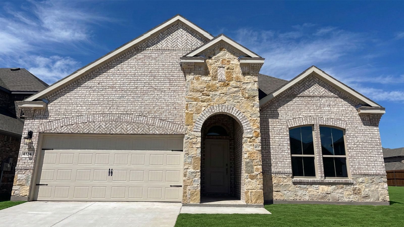 Exterior:Elevation Image 0.