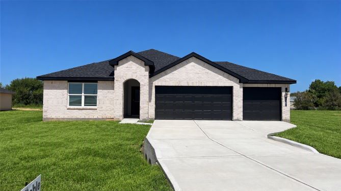 Exterior:Elevation Image 0.