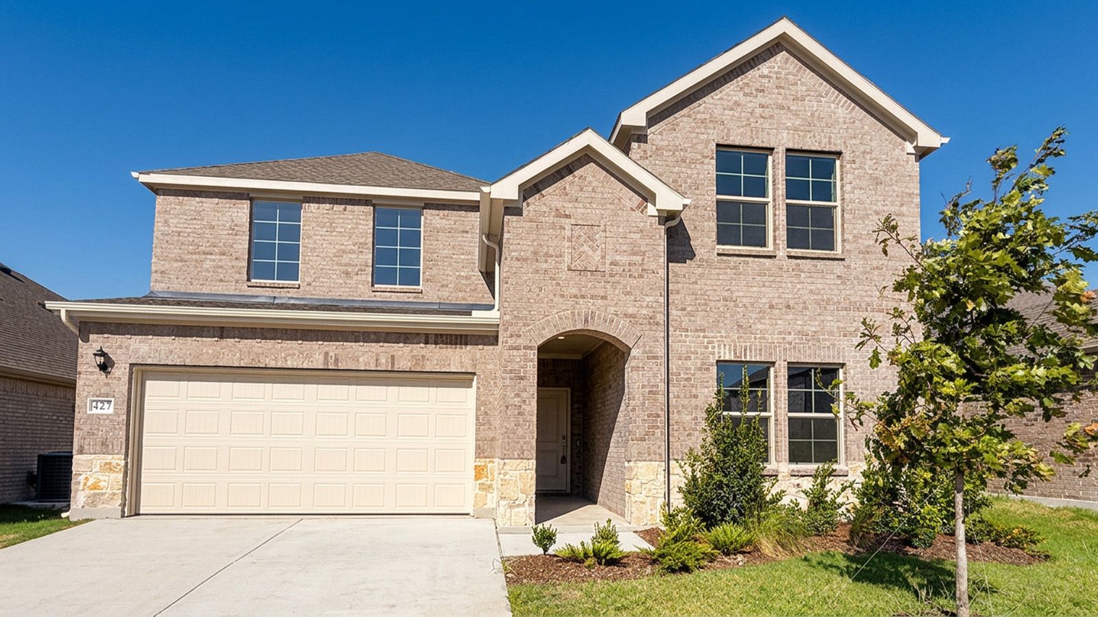 Exterior:Elevation Image 0.
