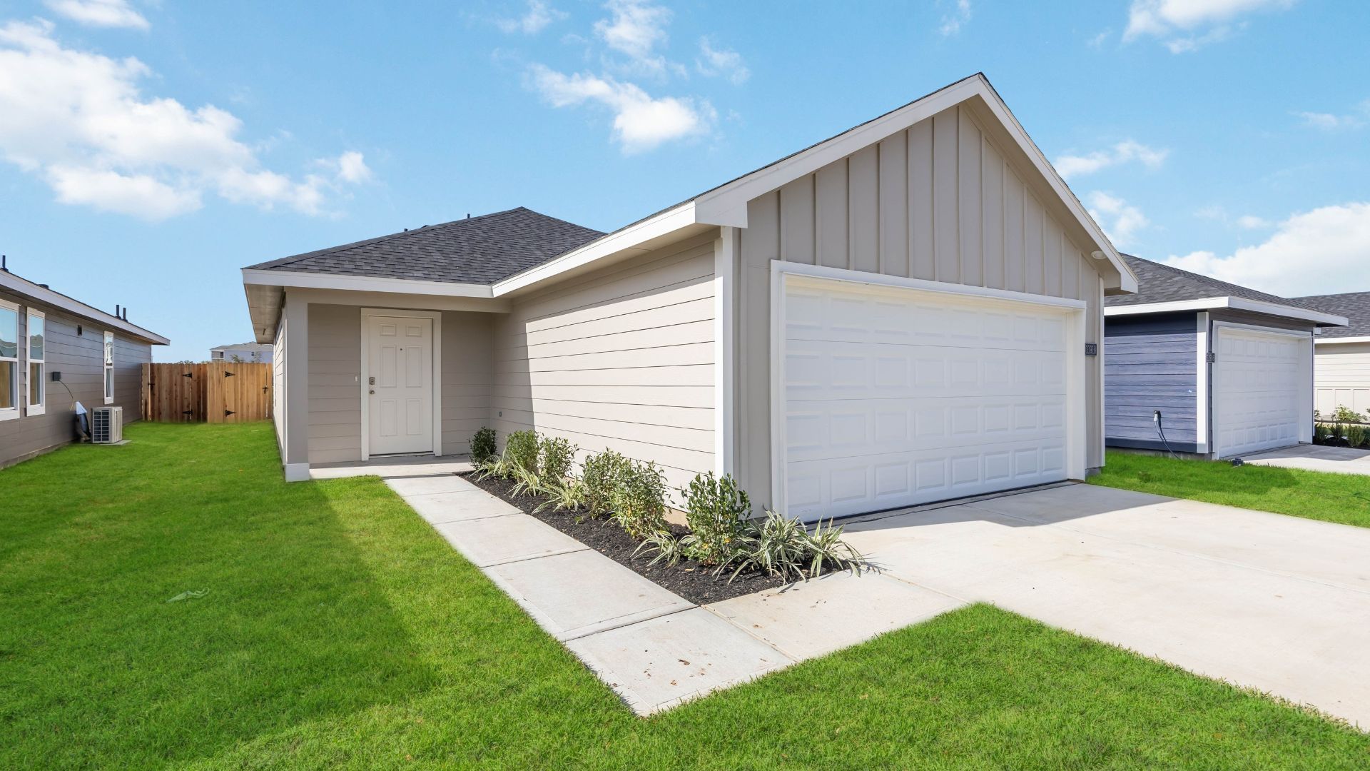 Exterior:Elevation Image 0.