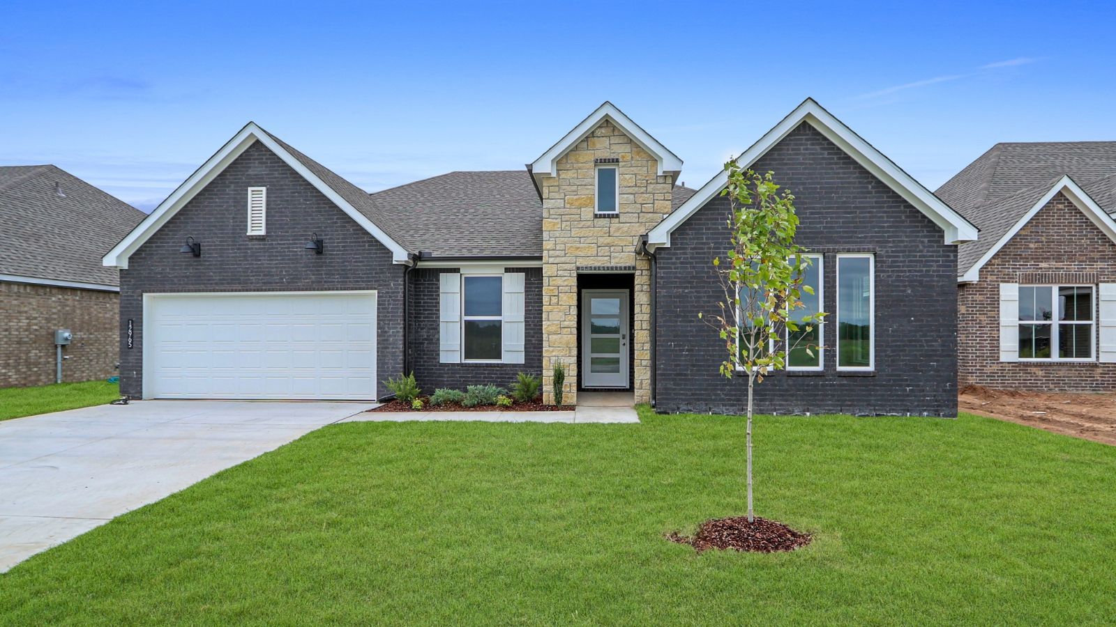 Exterior:Elevation Image 0.
