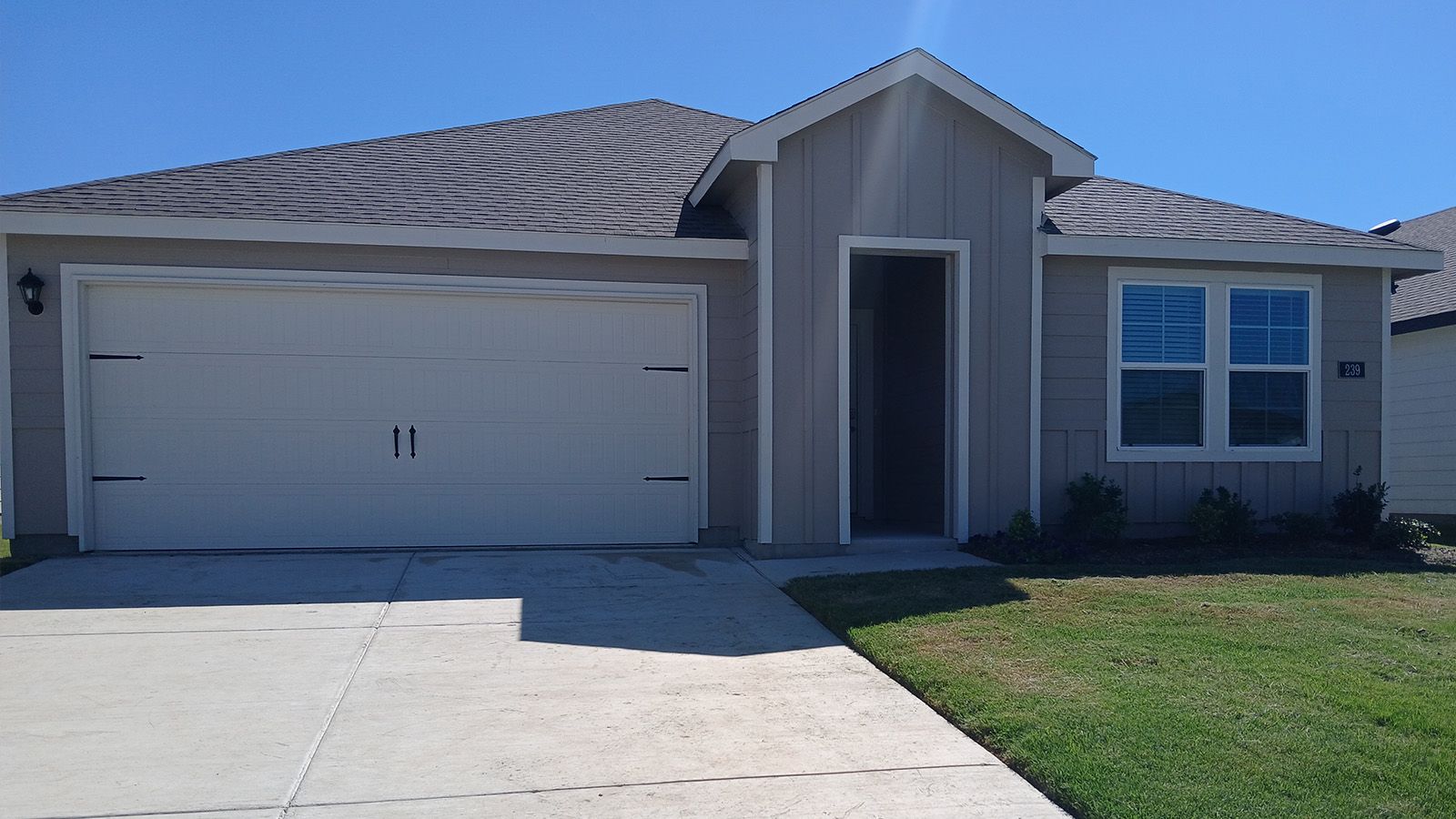 Exterior:Elevation Image 0.