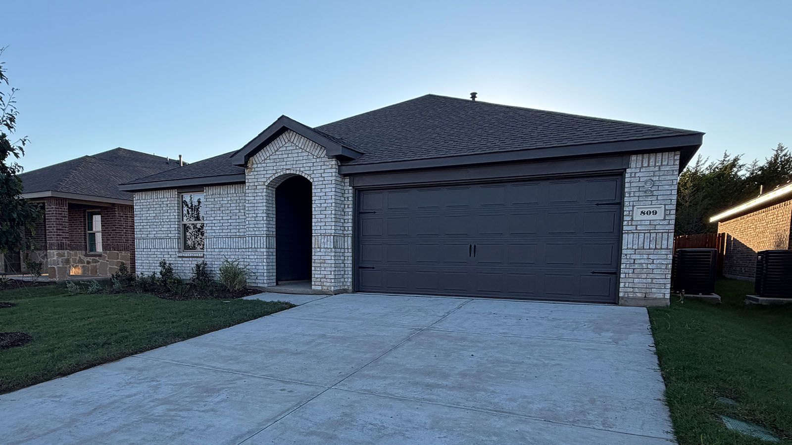 Exterior:Elevation Image 0.