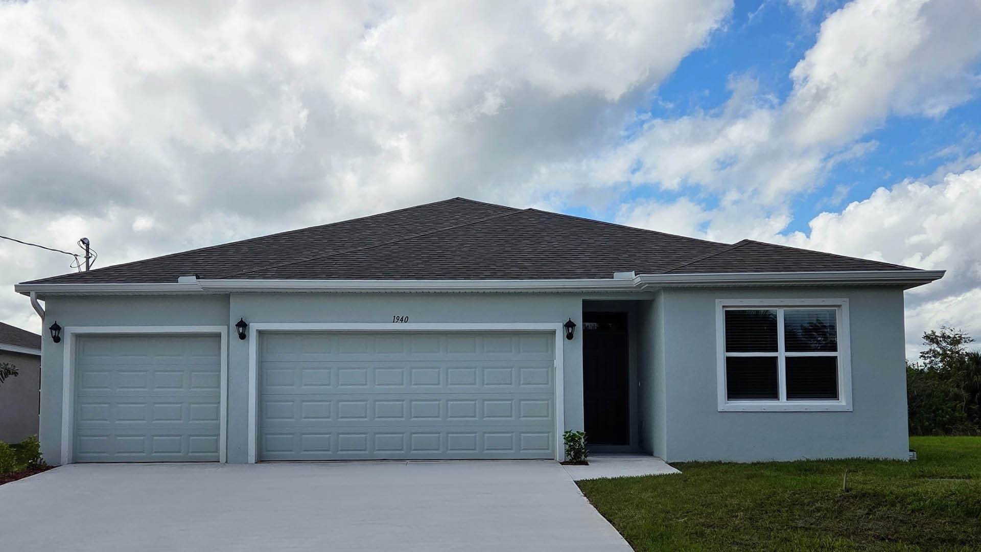 Exterior:Elevation Image 0.
