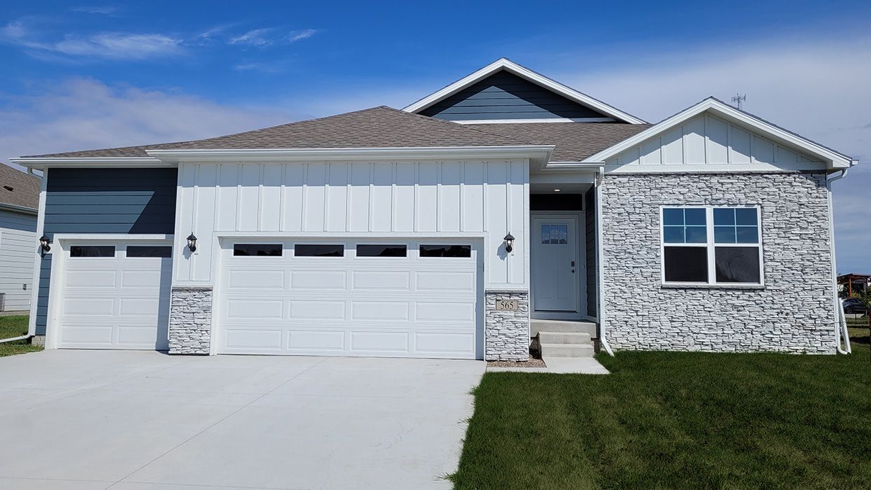 Exterior:Elevation Image 0.