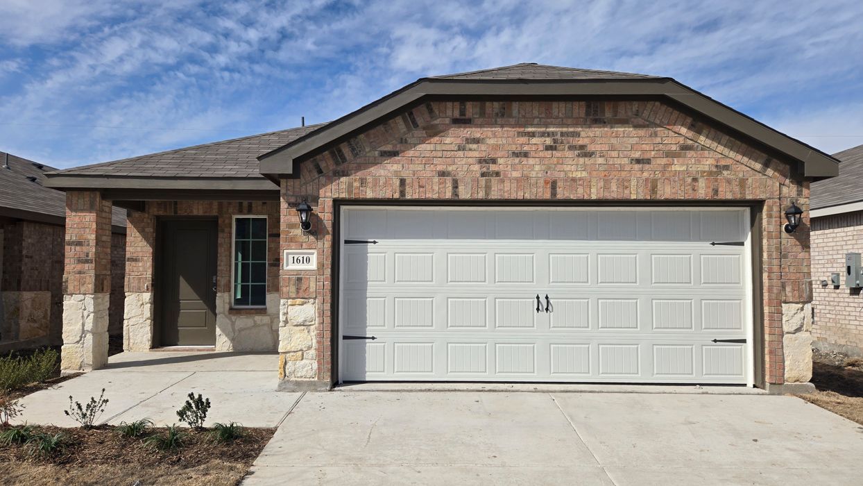 Exterior:Elevation Image 0.