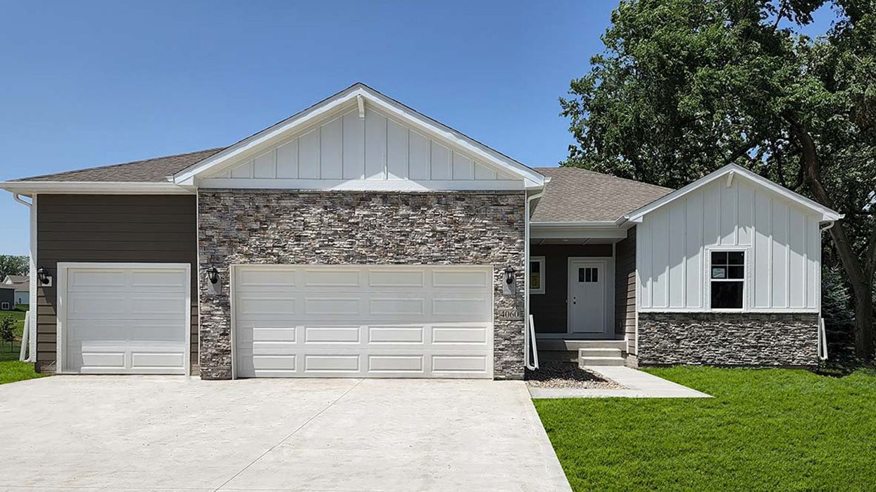 Exterior:Elevation Image 0.