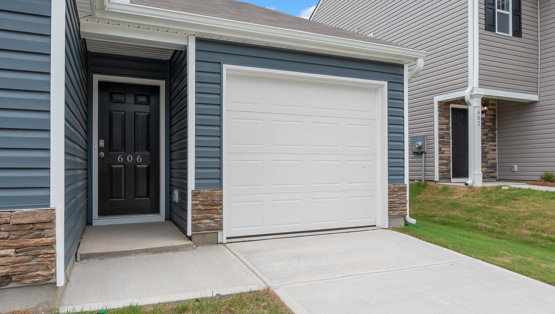 Exterior:Elevation Image 0.