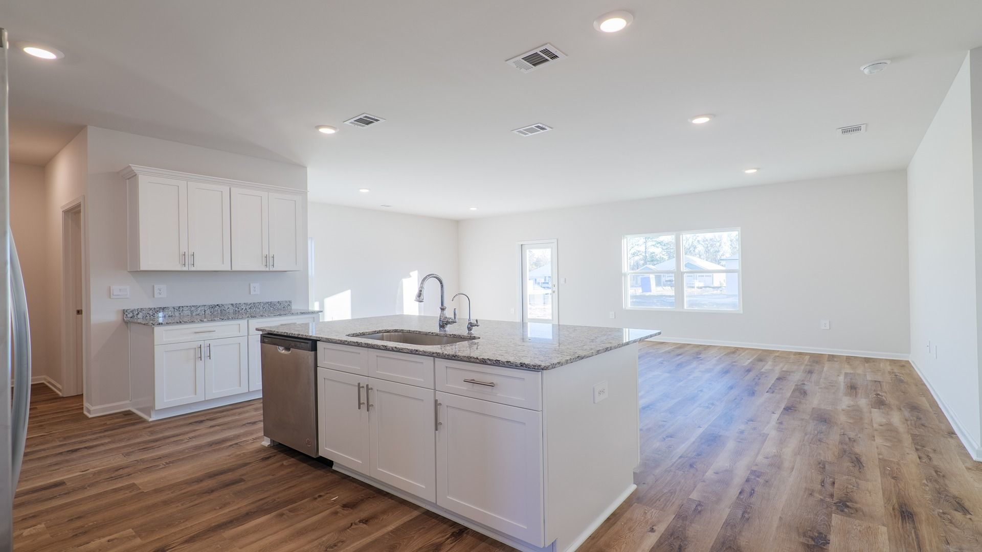 Exterior:Elevation Image 1.