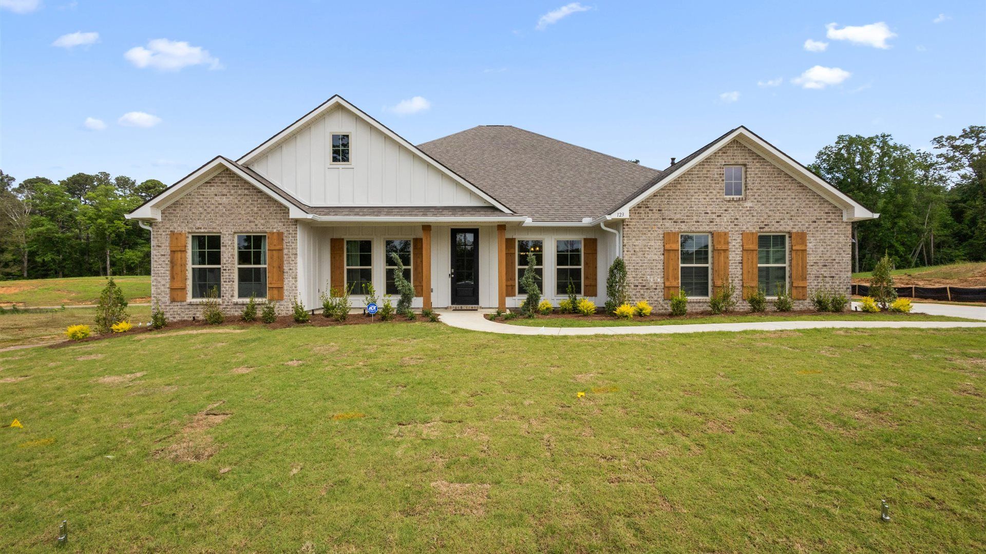 Exterior:Elevation Image 0.