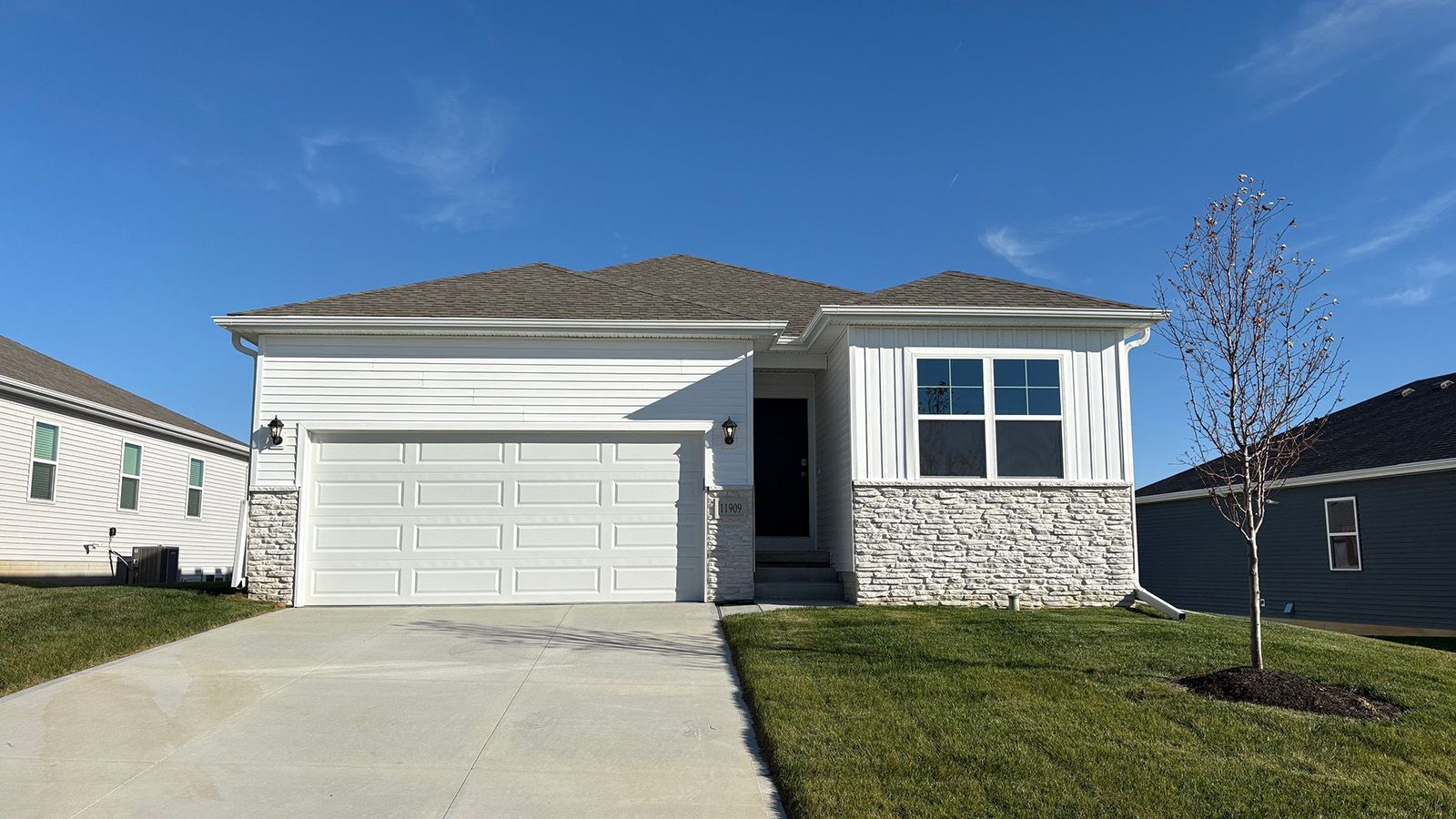 Exterior:Elevation Image 0.