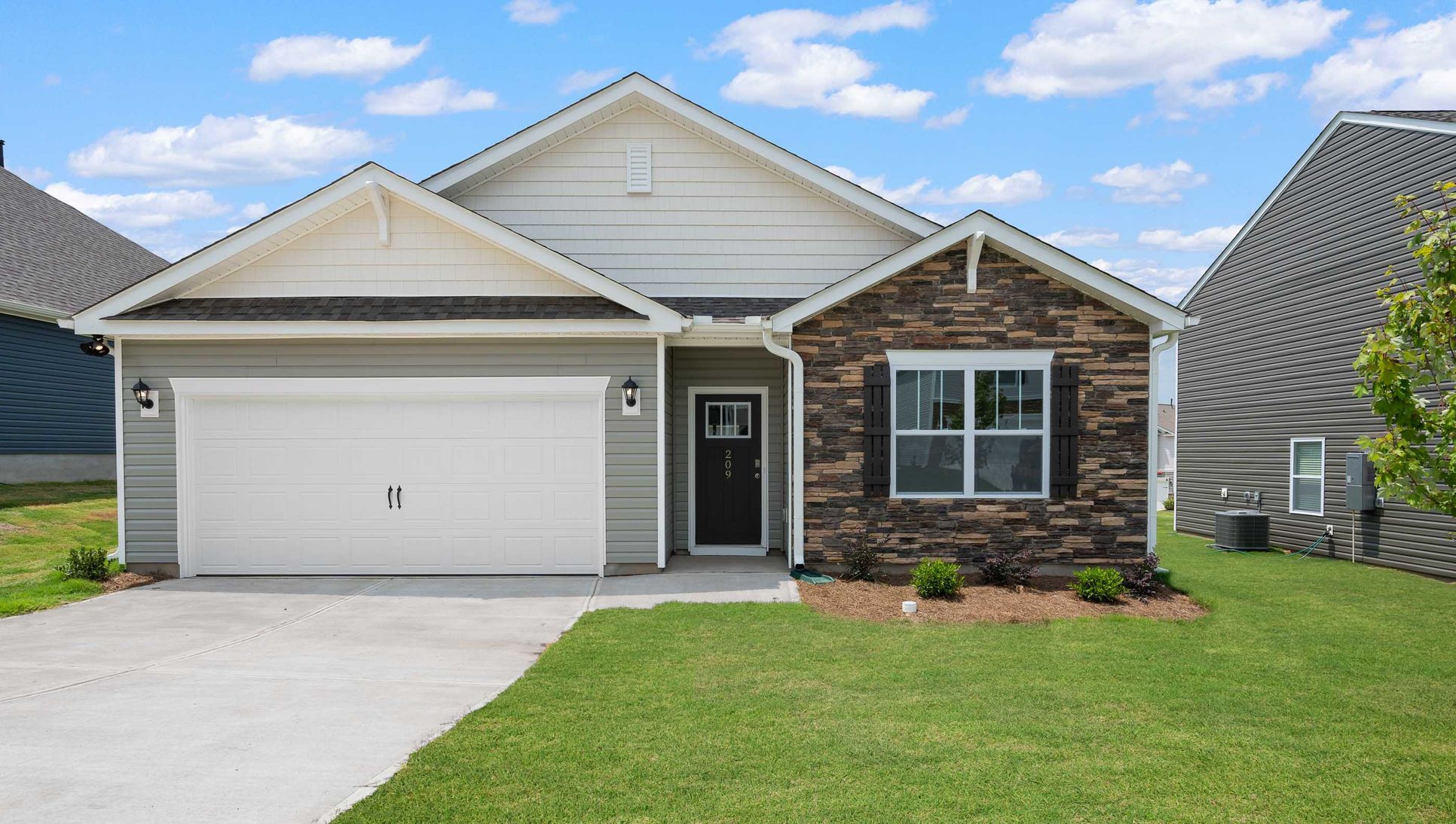 Exterior:Elevation Image 0.
