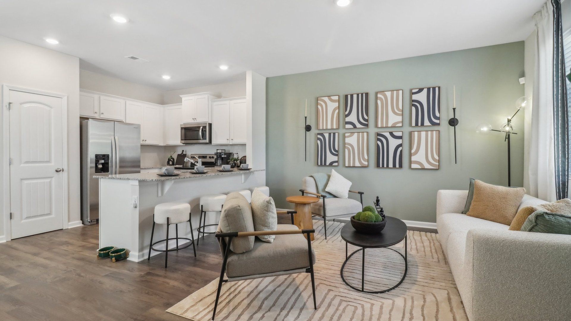 Exterior:Elevation Image 0.