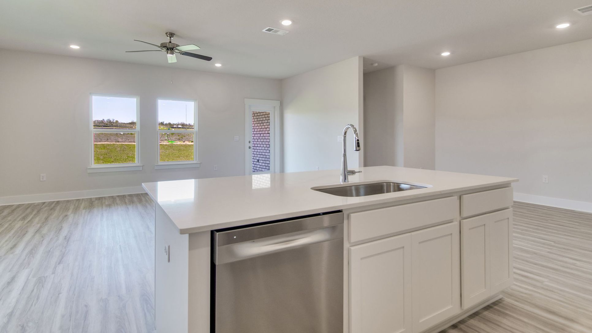 Exterior:Elevation Image 9.