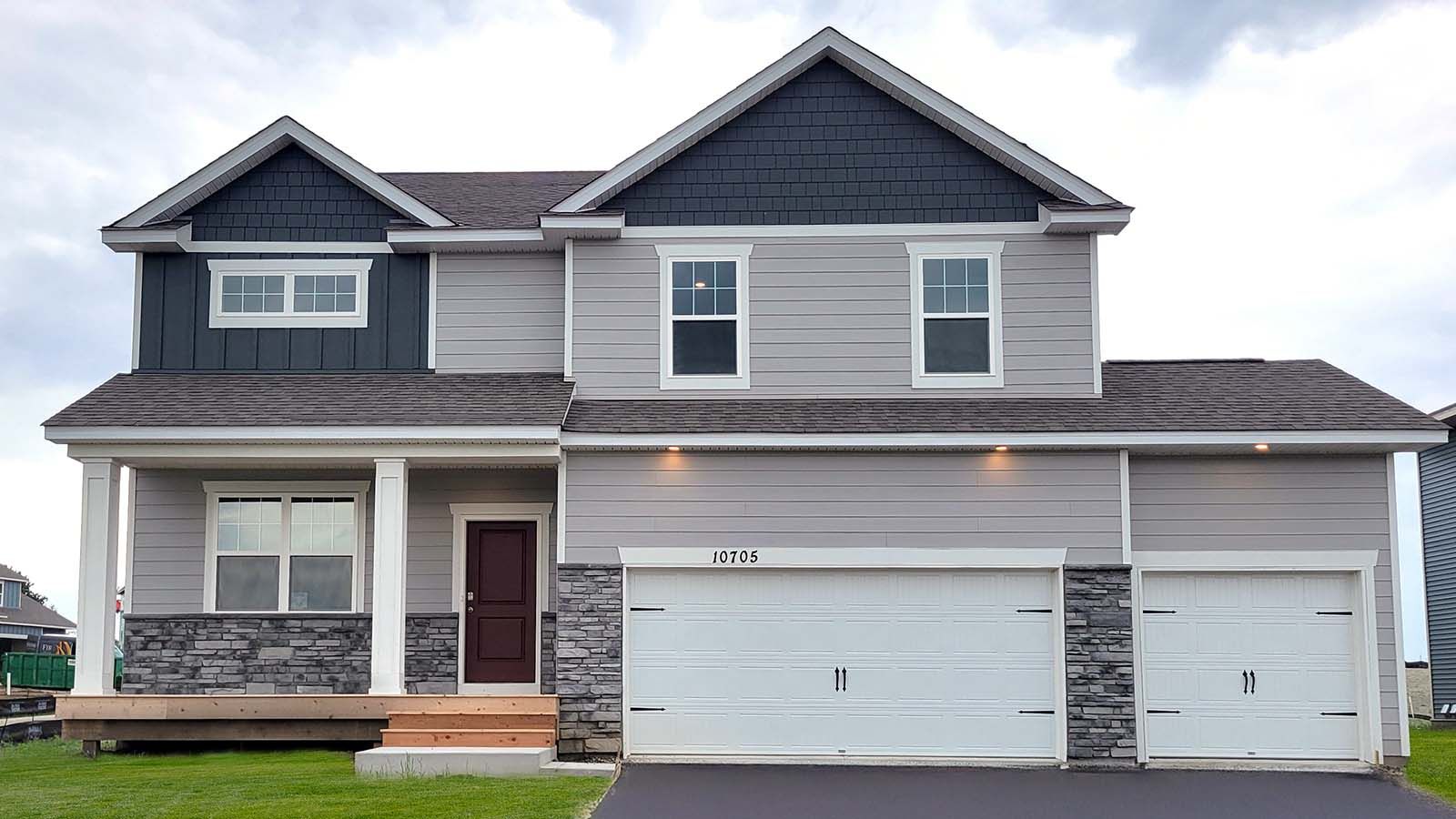 Exterior:Elevation Image 0.