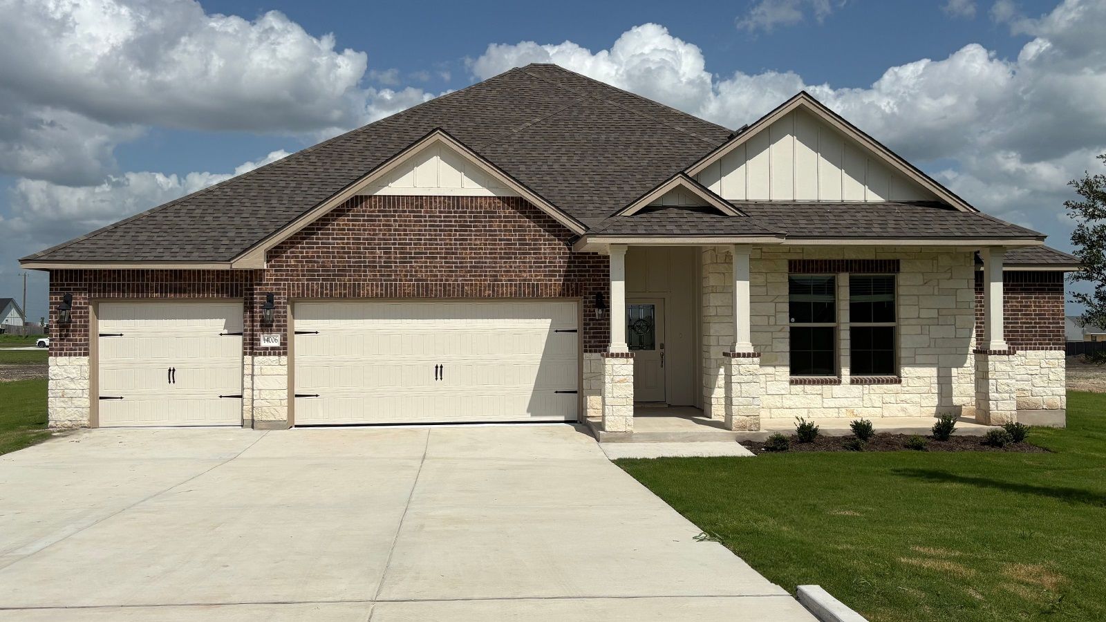 Exterior:Elevation Image 0.