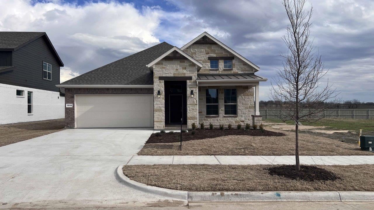 Exterior:Elevation Image 0.