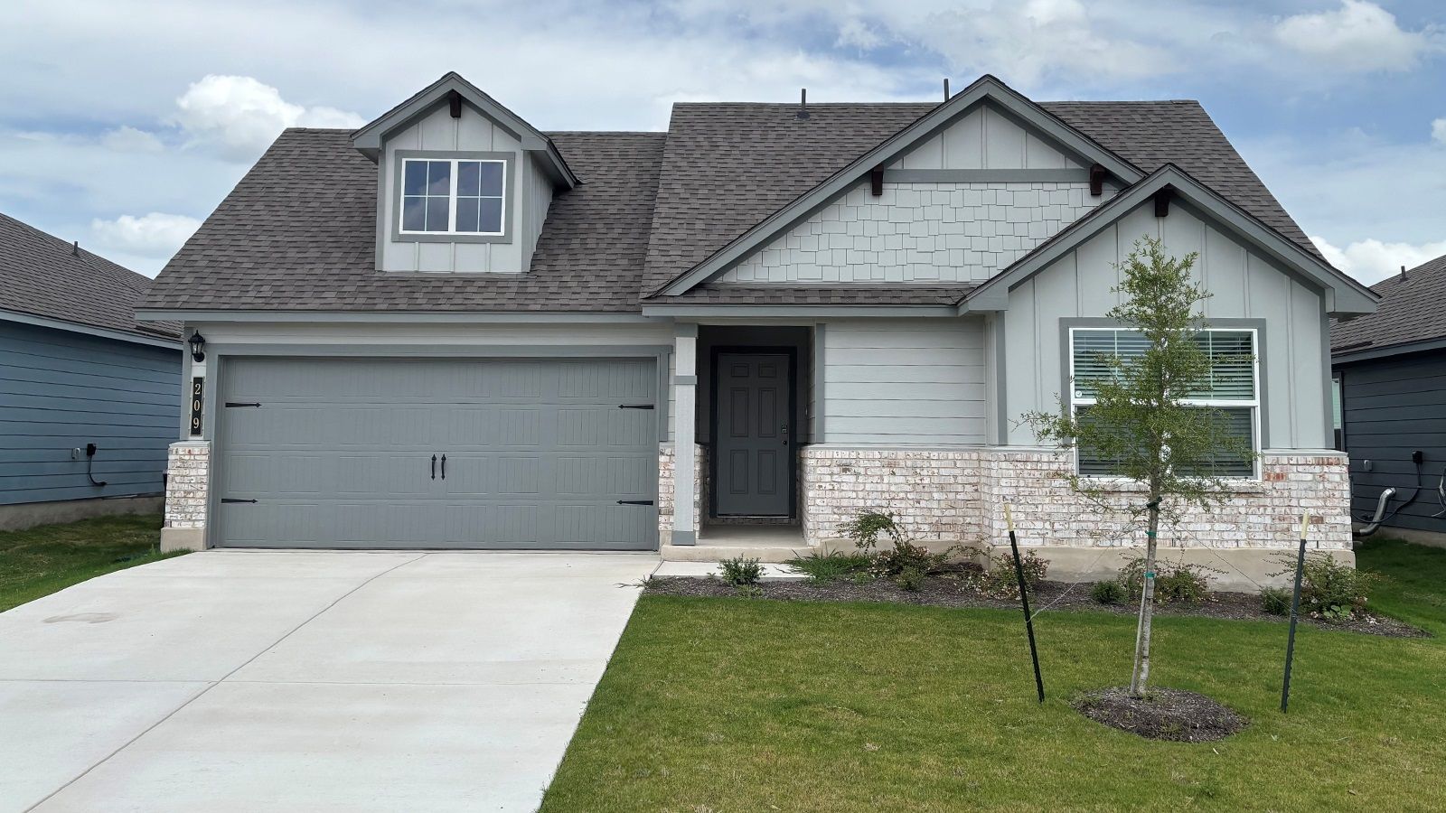 Exterior:Elevation Image 0.
