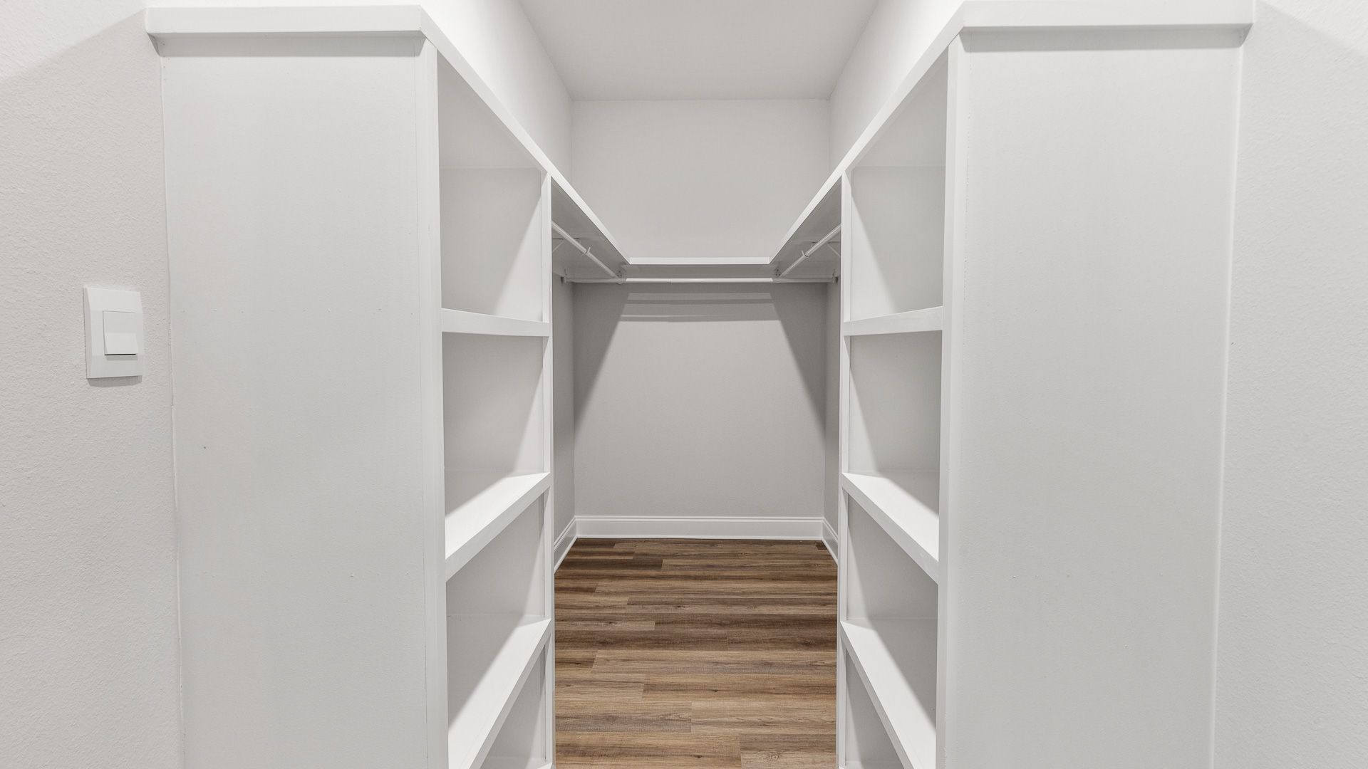 Exterior:Elevation Image 30.