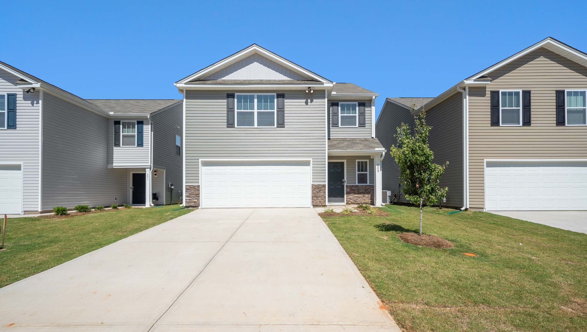Exterior:Elevation Image 0.