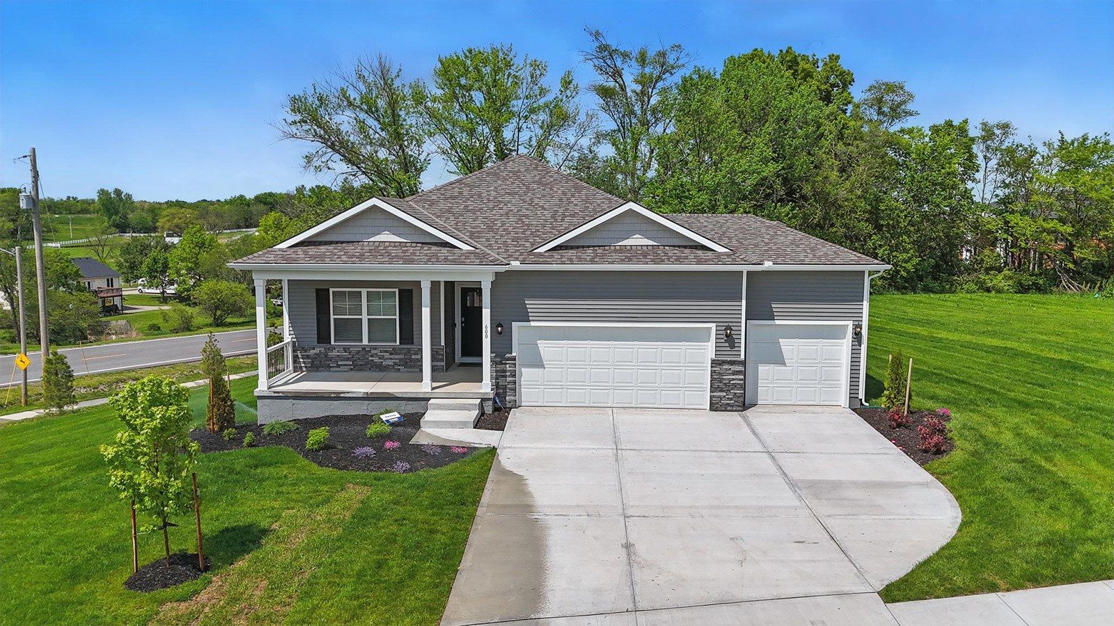 Exterior:Elevation Image 0.