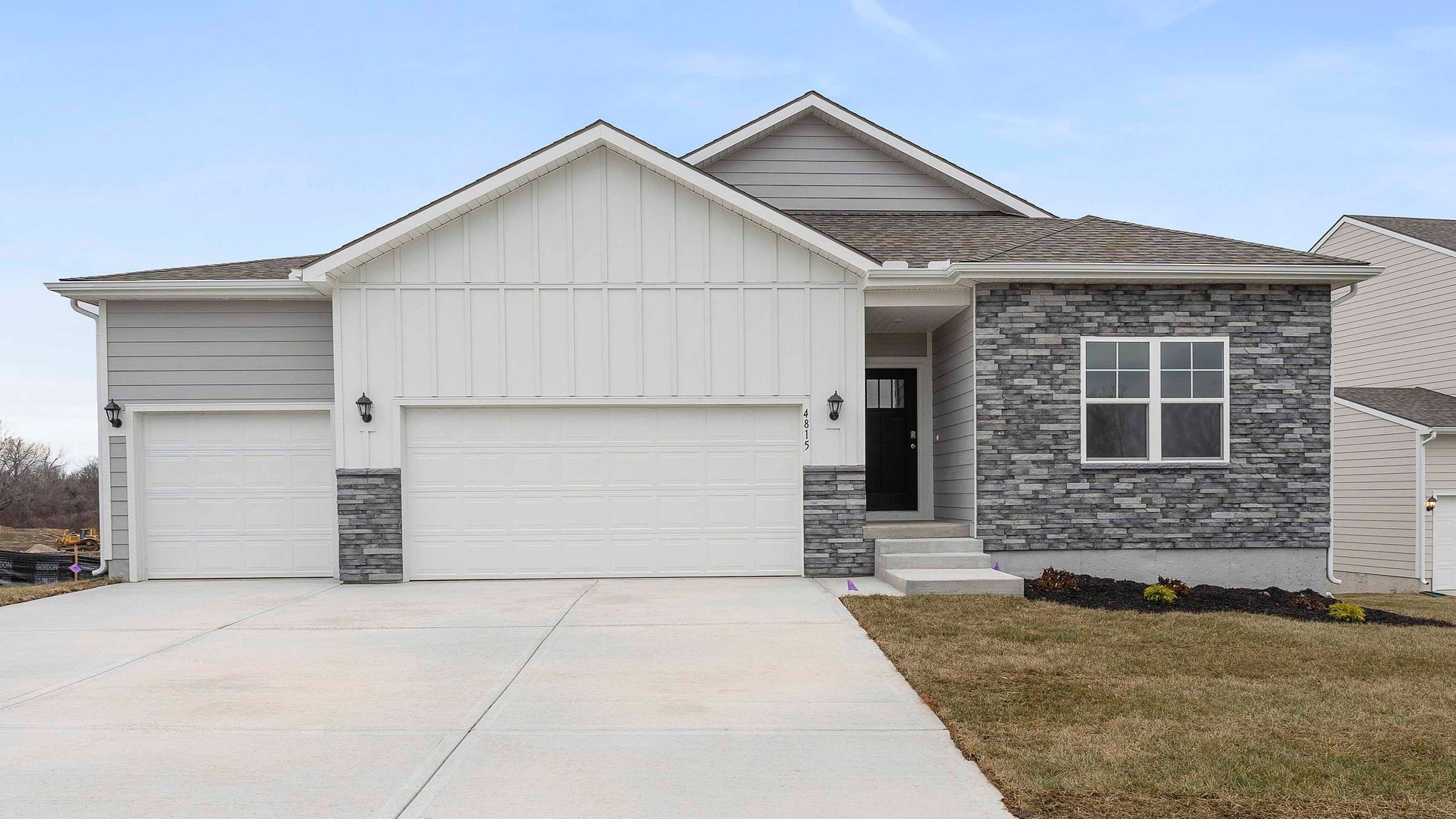 Exterior:Elevation Image 0.
