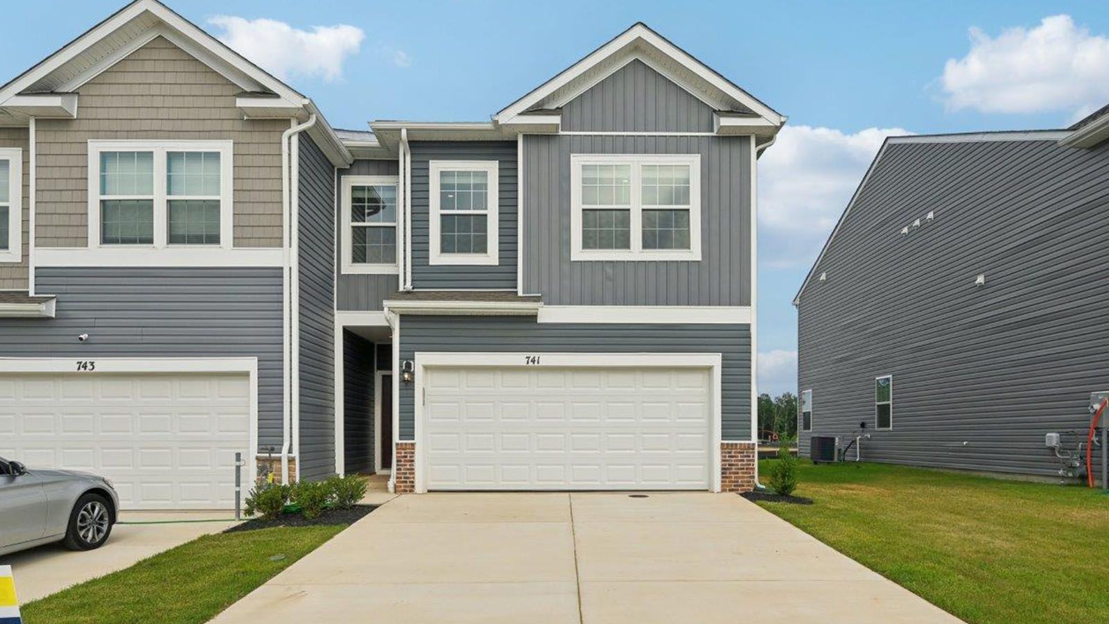 Exterior:Elevation Image 0.