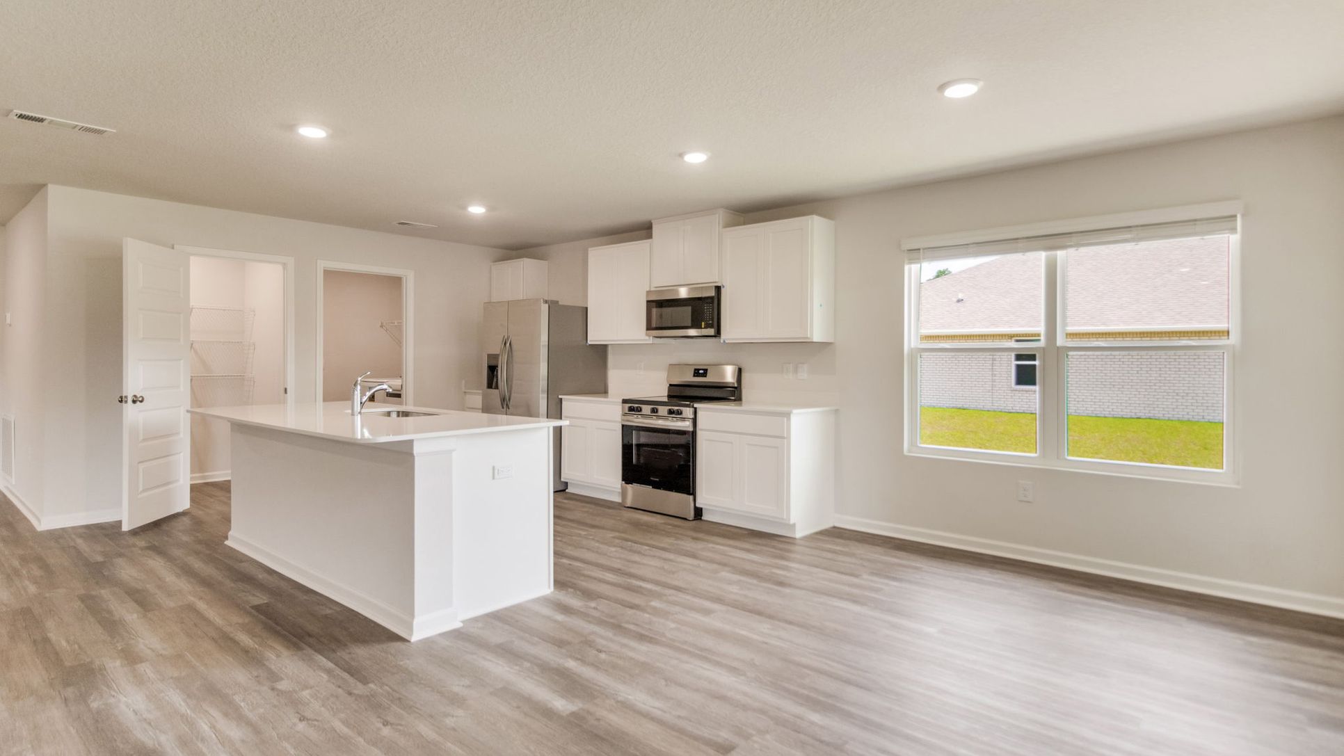 Exterior:Elevation Image 1.