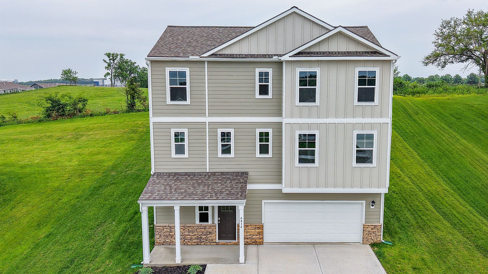 Exterior:Elevation Image 0.