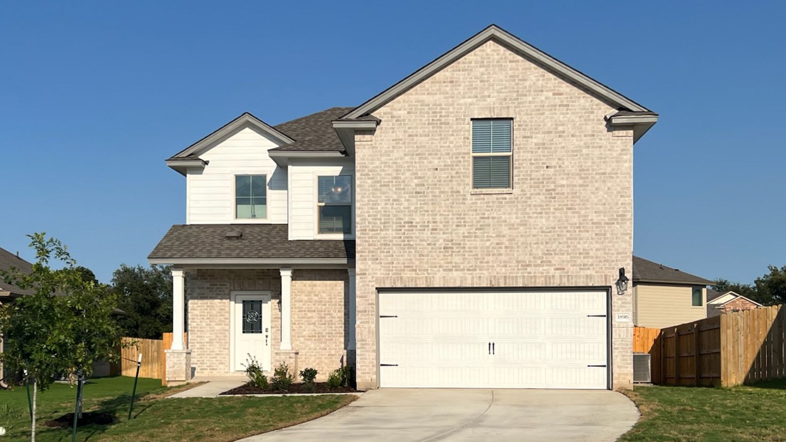 Exterior:Elevation Image 0.