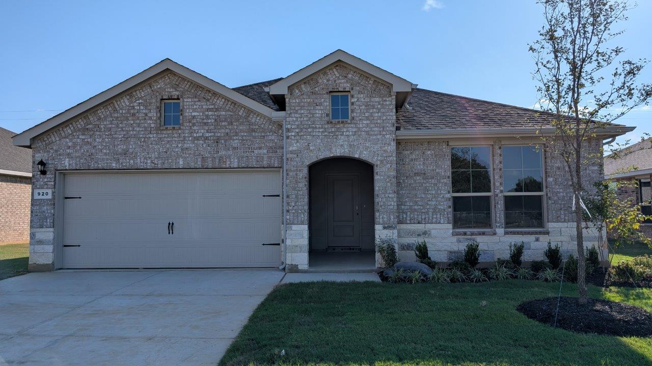 Exterior:Elevation Image 0.