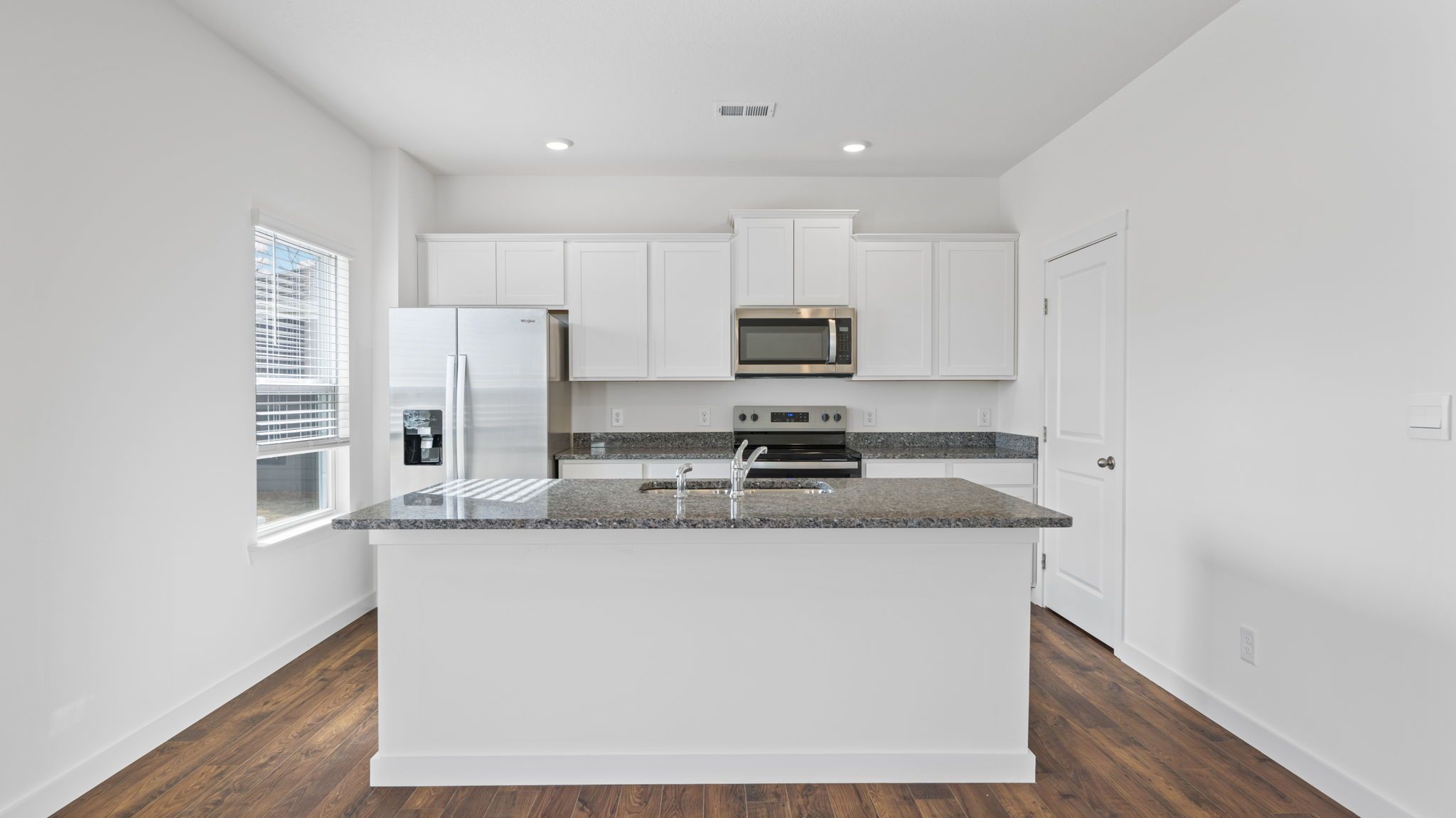 Exterior:Elevation Image 3.