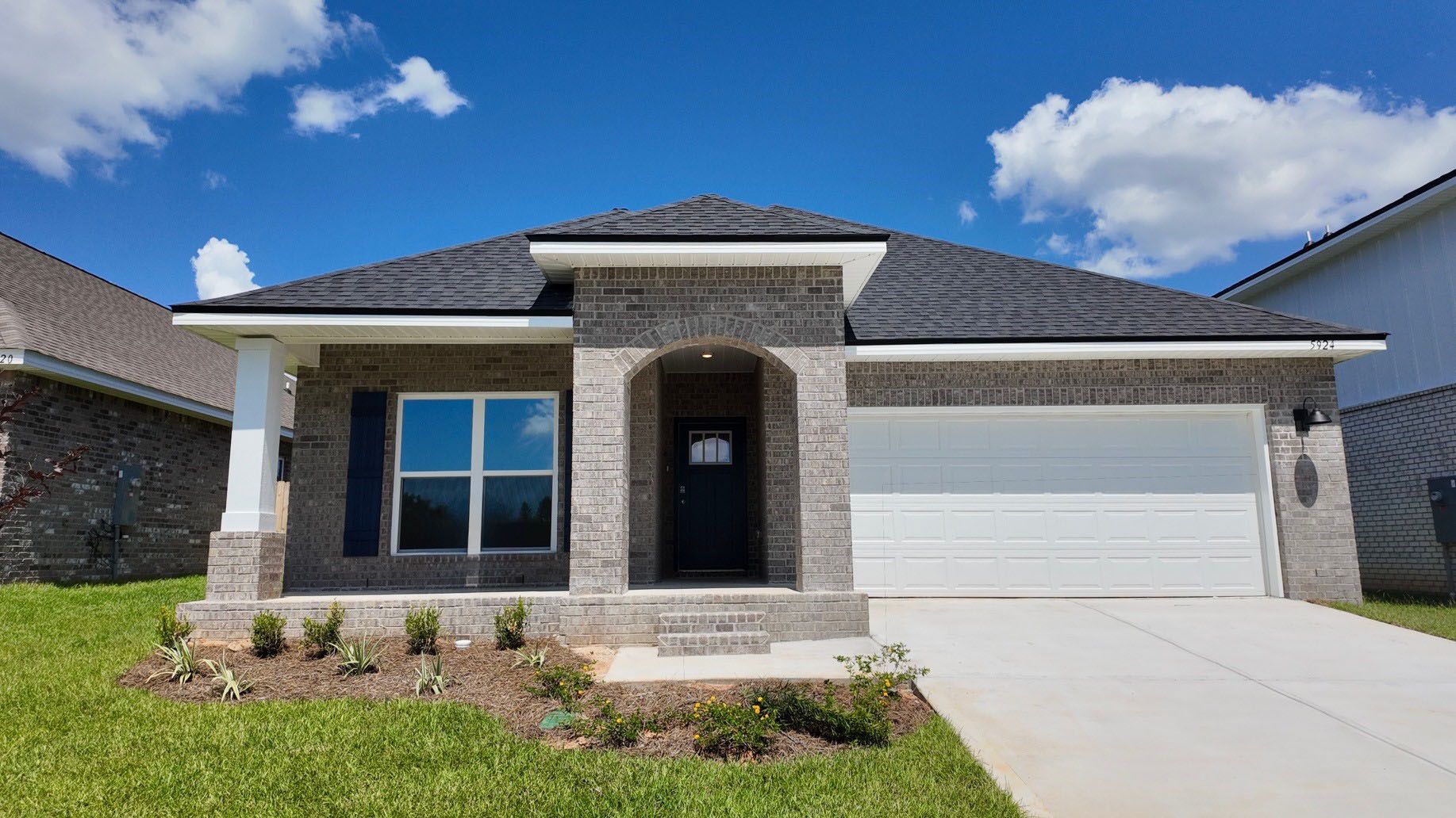 Exterior:Elevation Image 0.