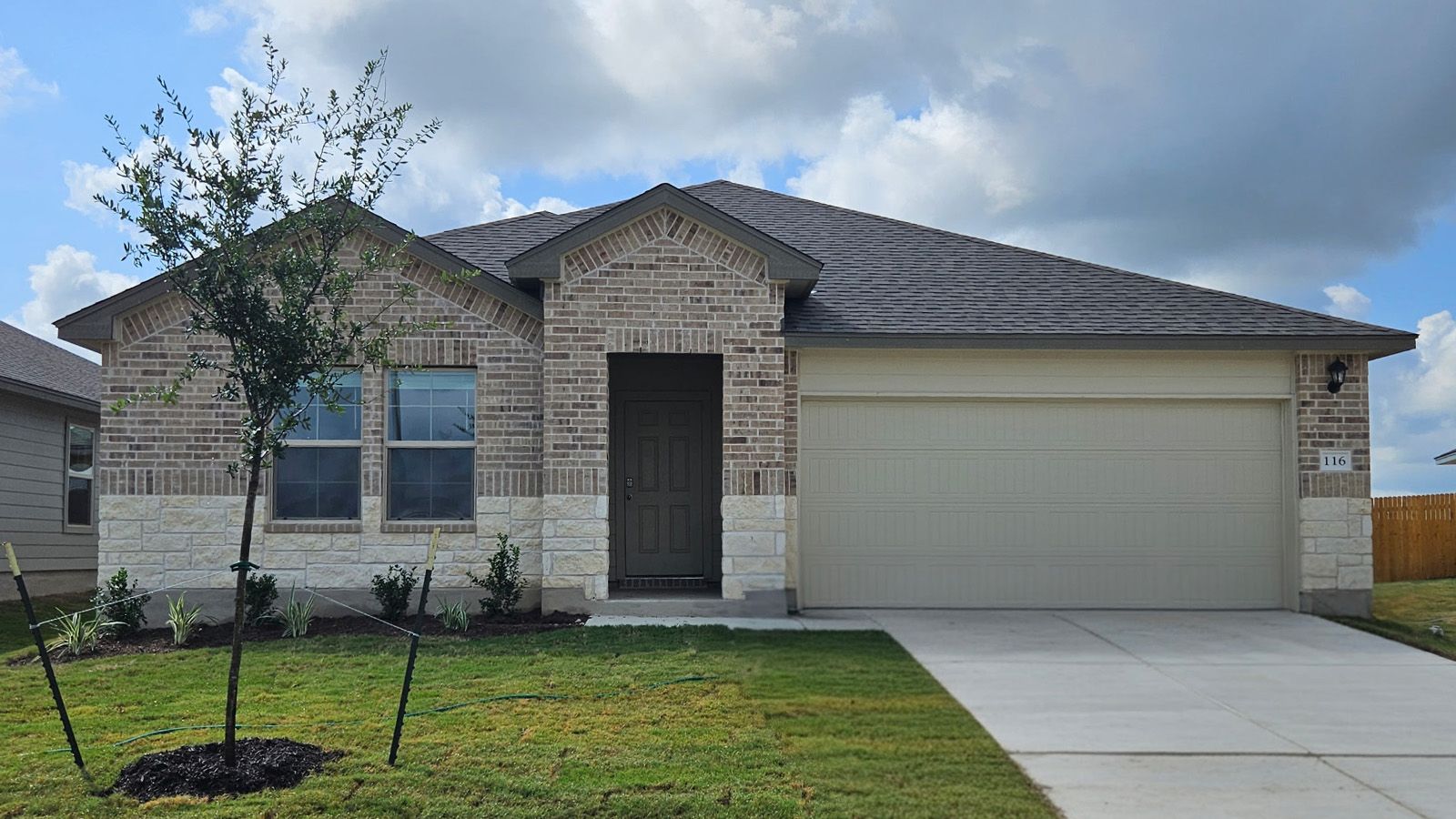 Exterior:Elevation Image 0.