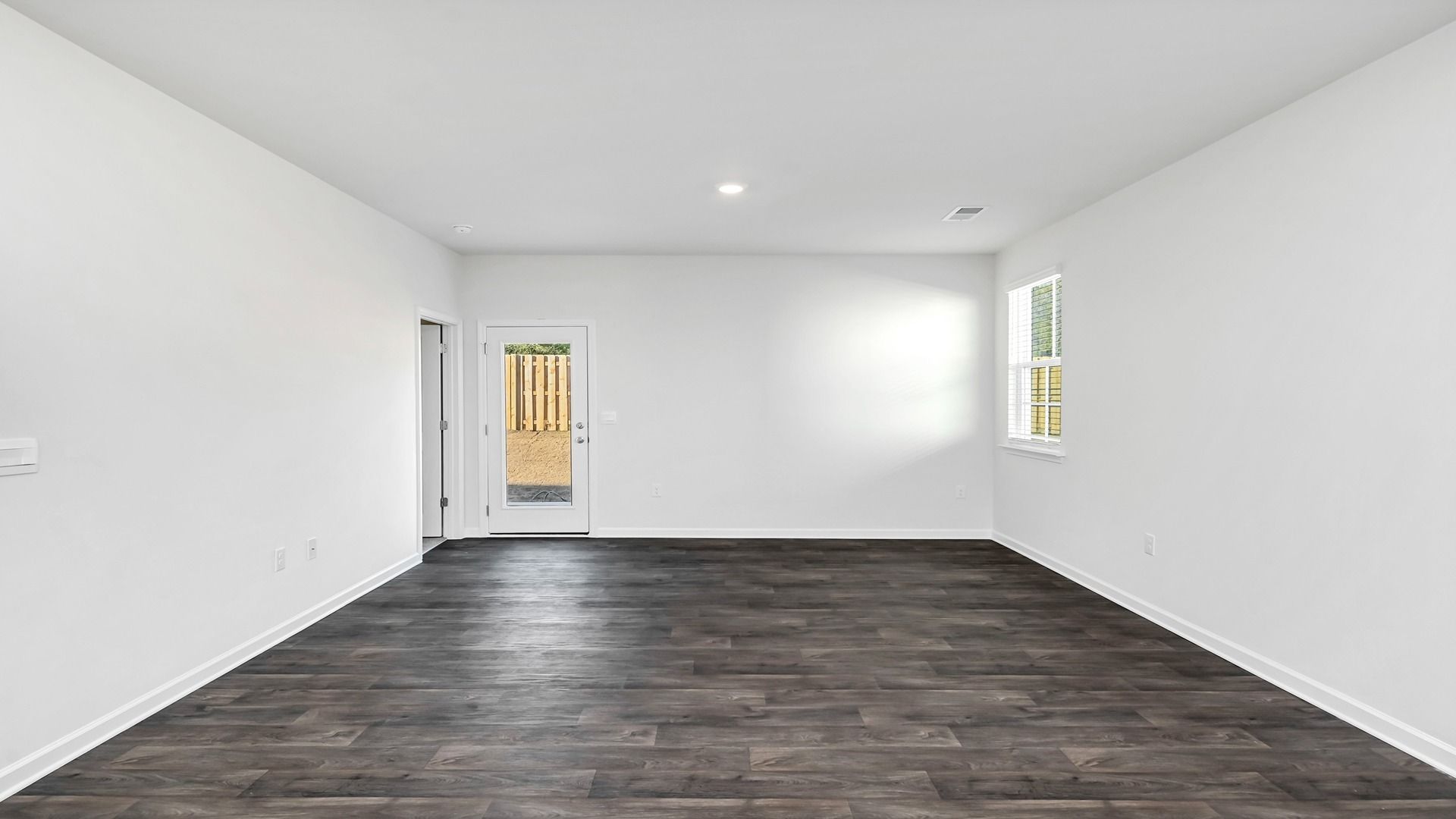 Exterior:Elevation Image 7.