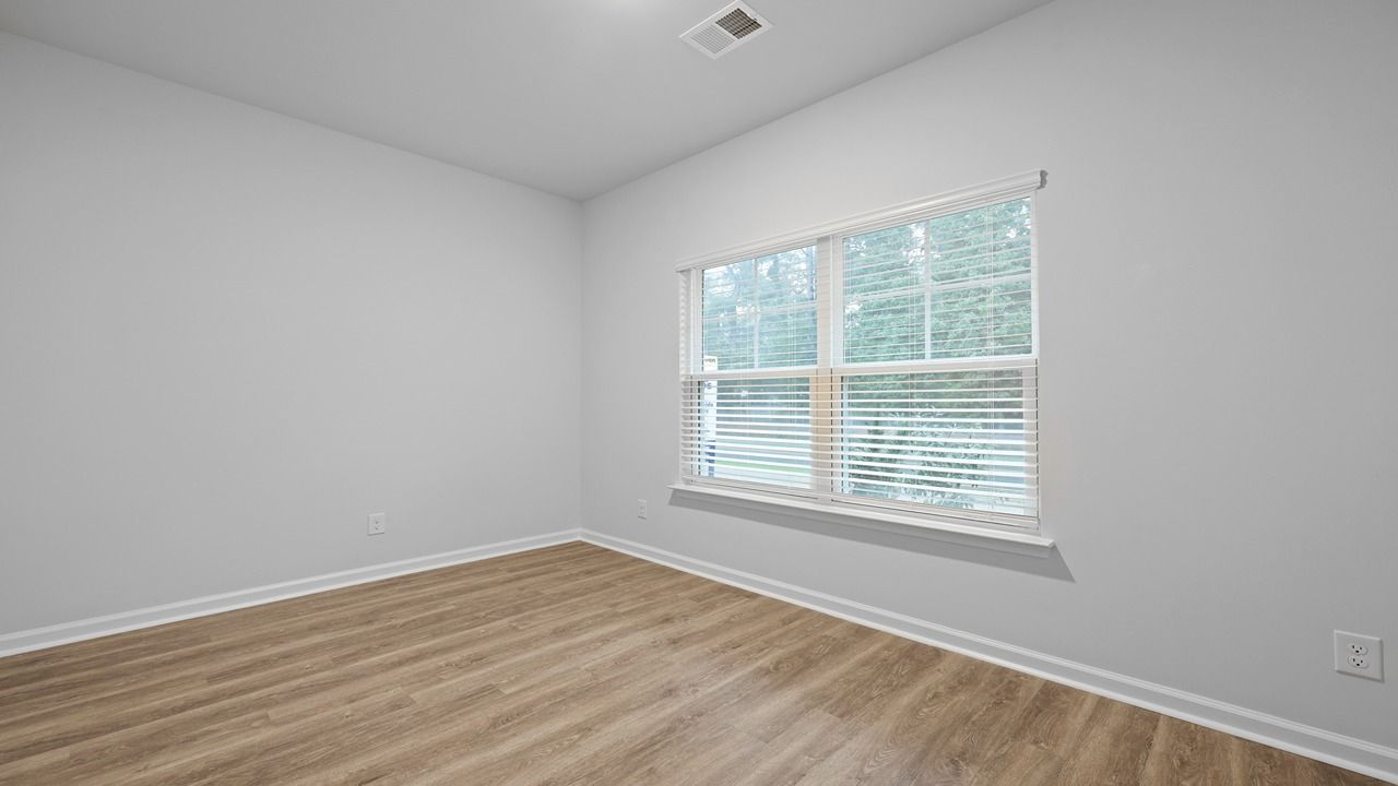 Exterior:Elevation Image 5.