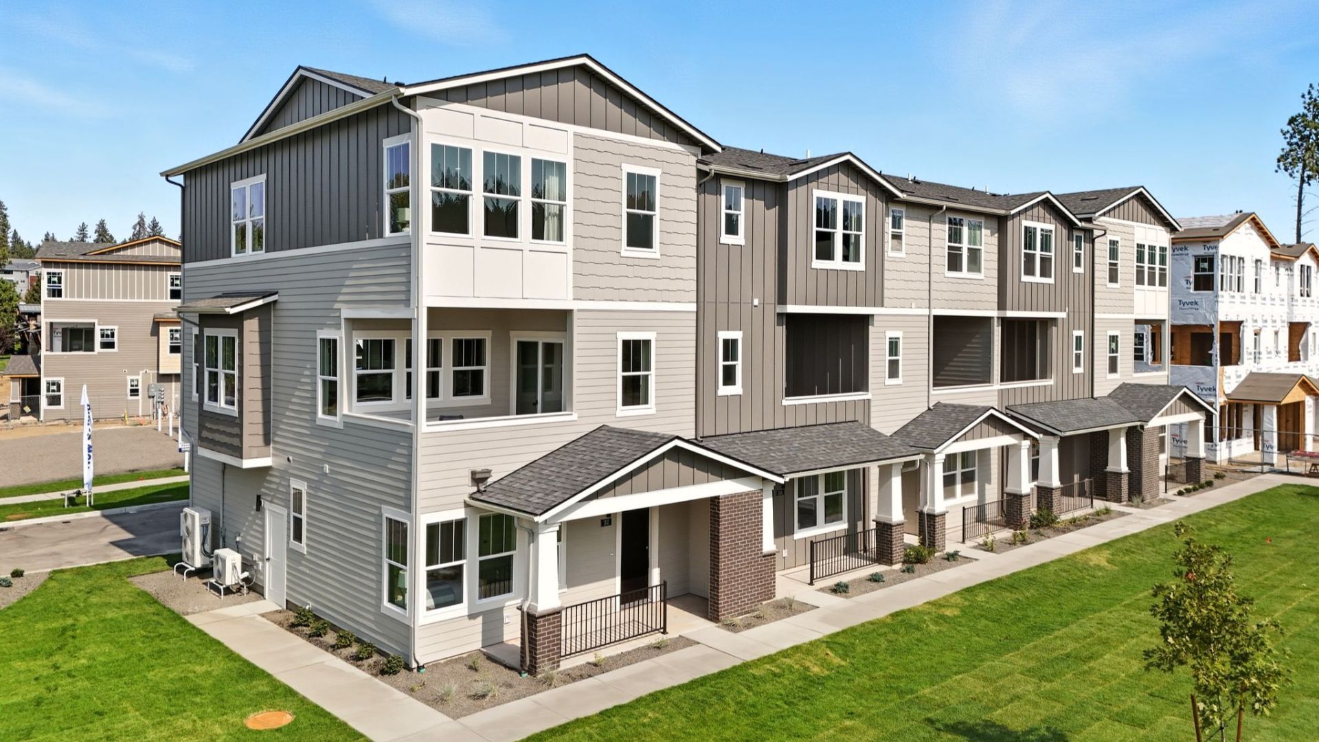 Exterior:Elevation Image 0.