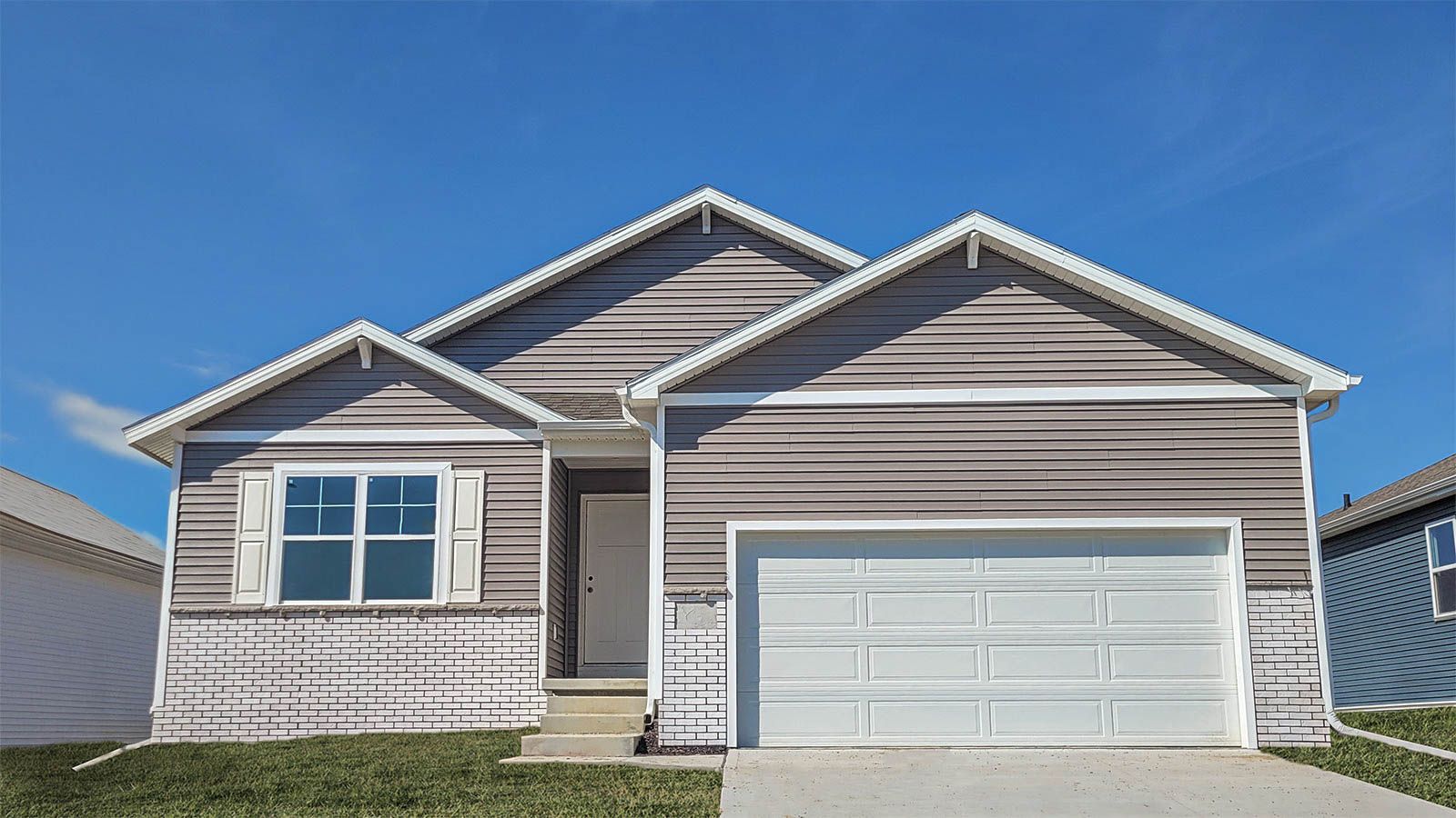 Exterior:Elevation Image 0.