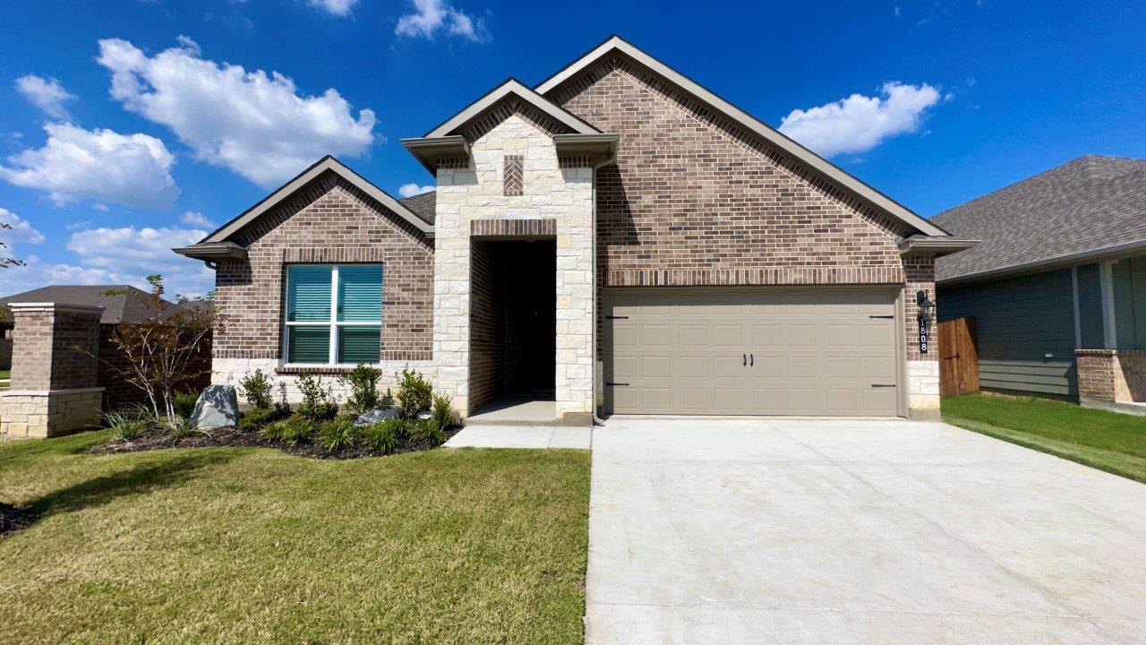 Exterior:Elevation Image 0.