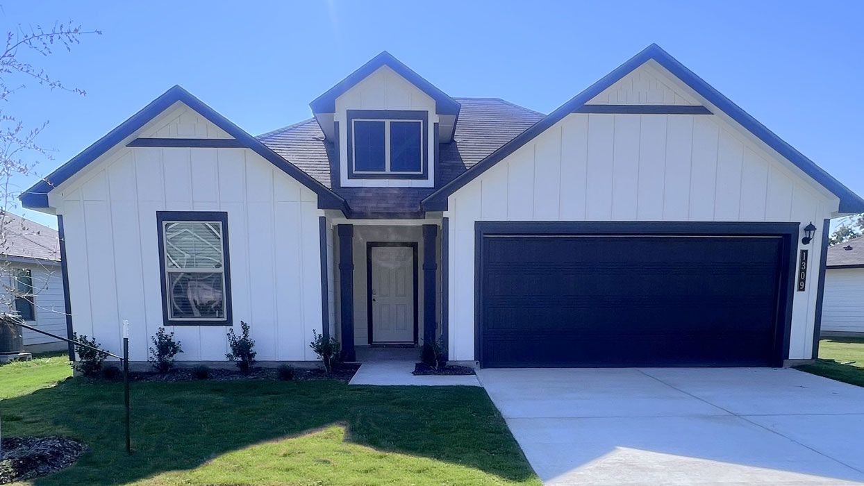 Exterior:Elevation Image 0.