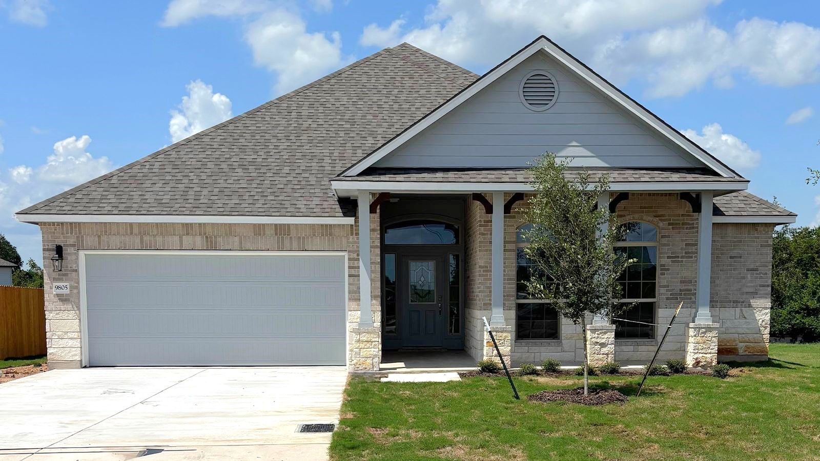 Exterior:Elevation Image 0.