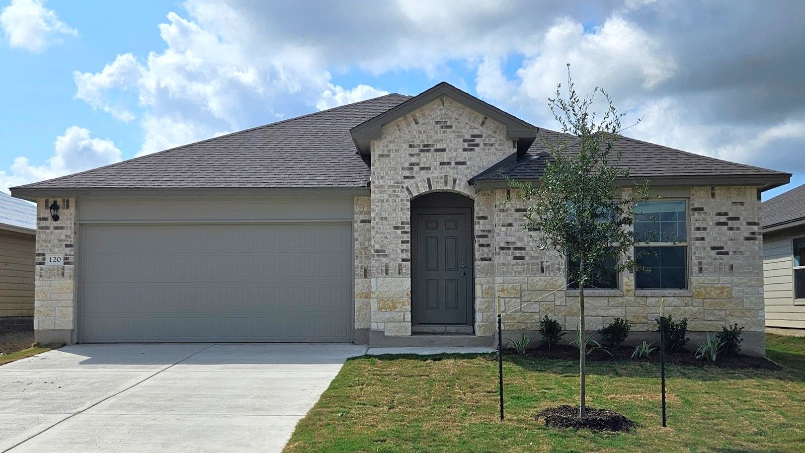 Exterior:Elevation Image 0.