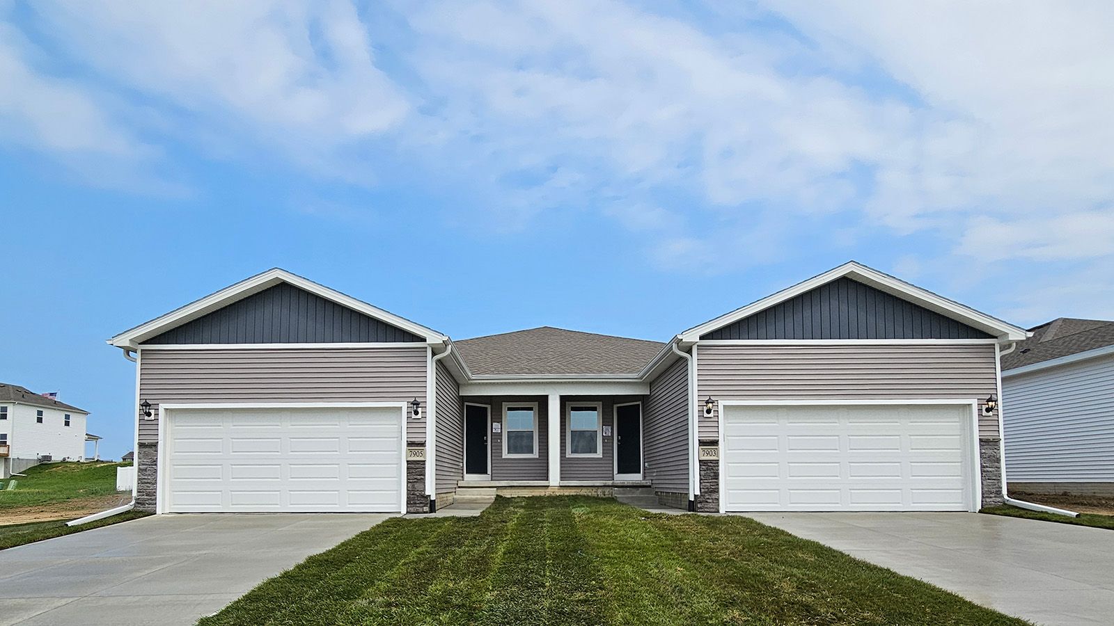 Exterior:Elevation Image 0.