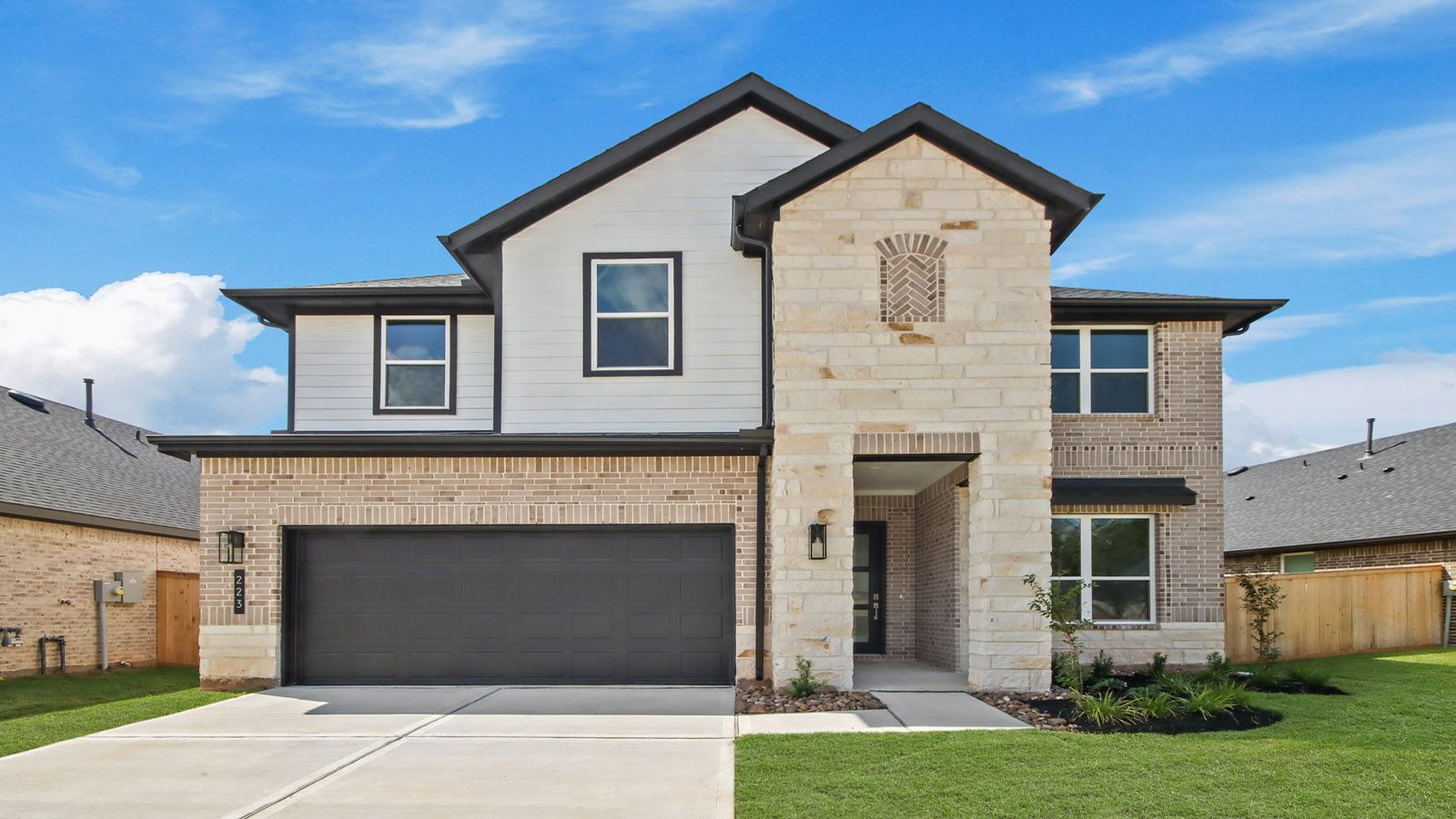 Exterior:Elevation Image 0.