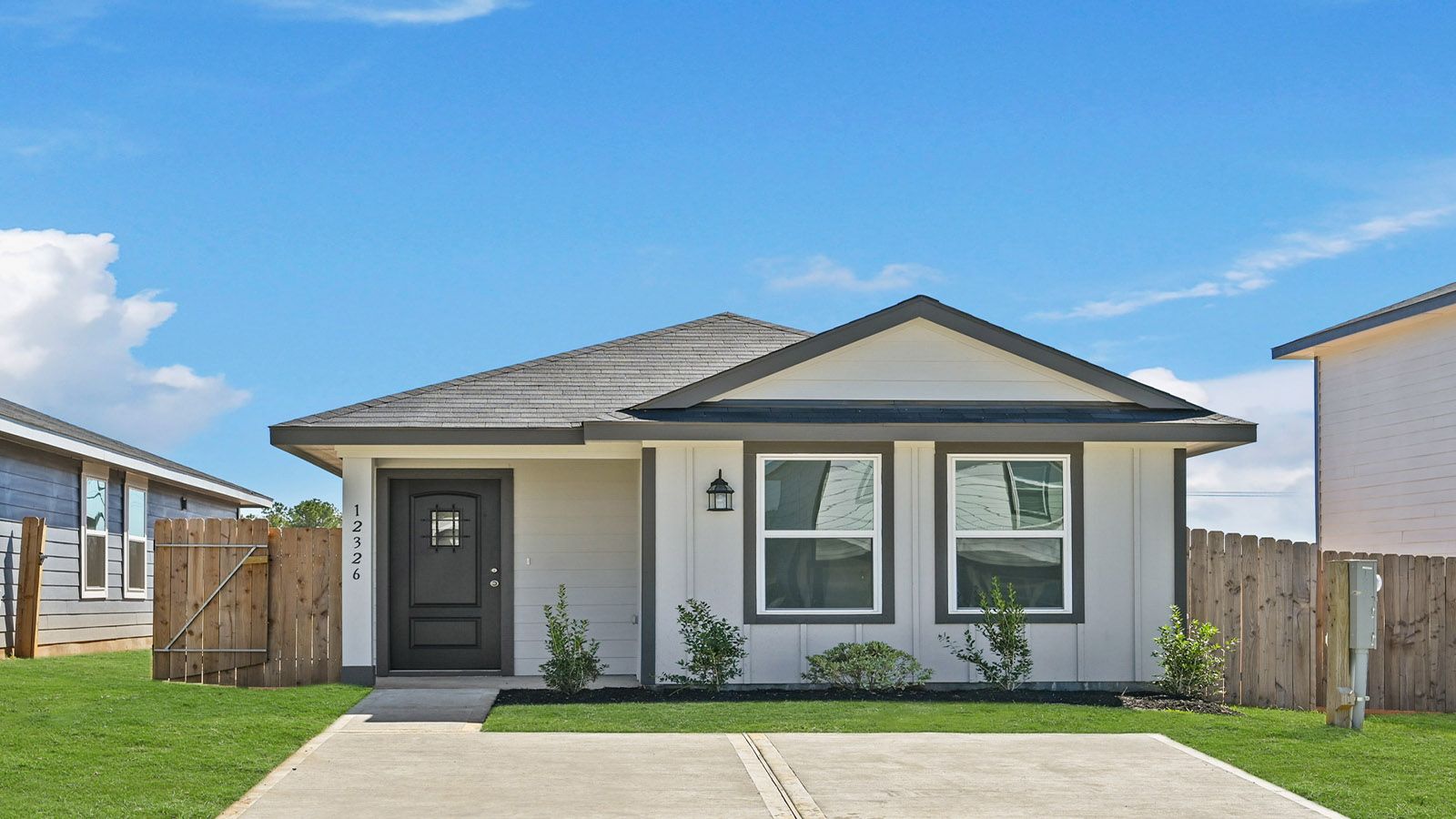 Exterior:Elevation Image 0.