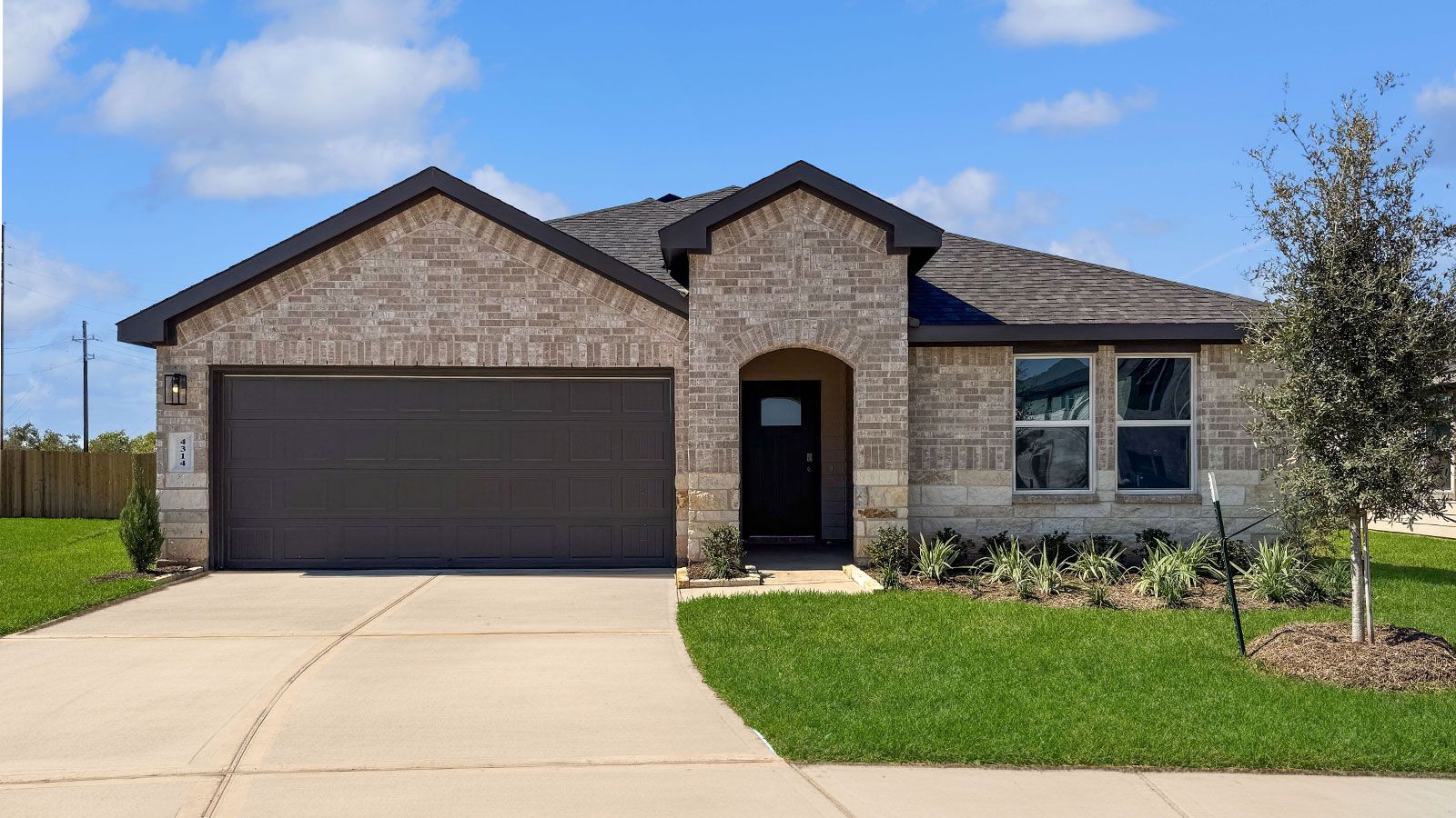 Exterior:Elevation Image 0.