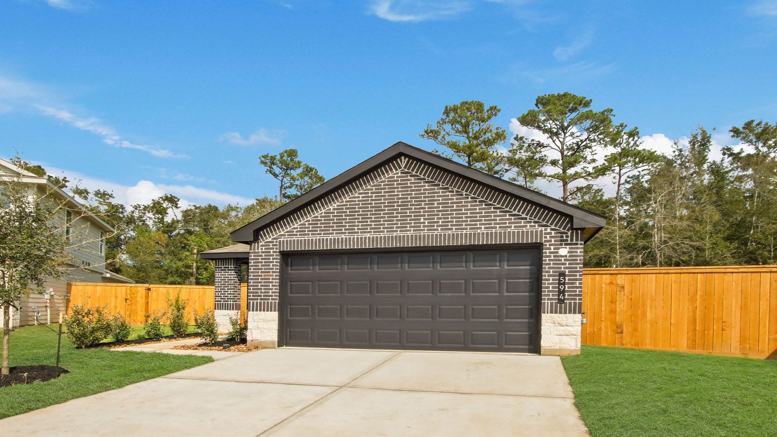 Exterior:Elevation Image 0.